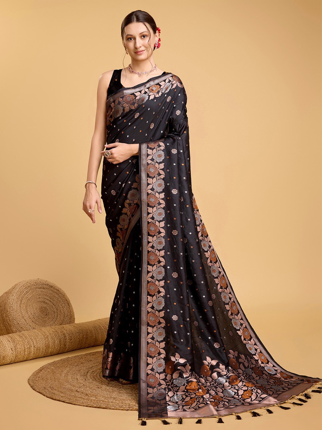 

Ishin women Woven Design Zari Silk Blend Saree, Black
