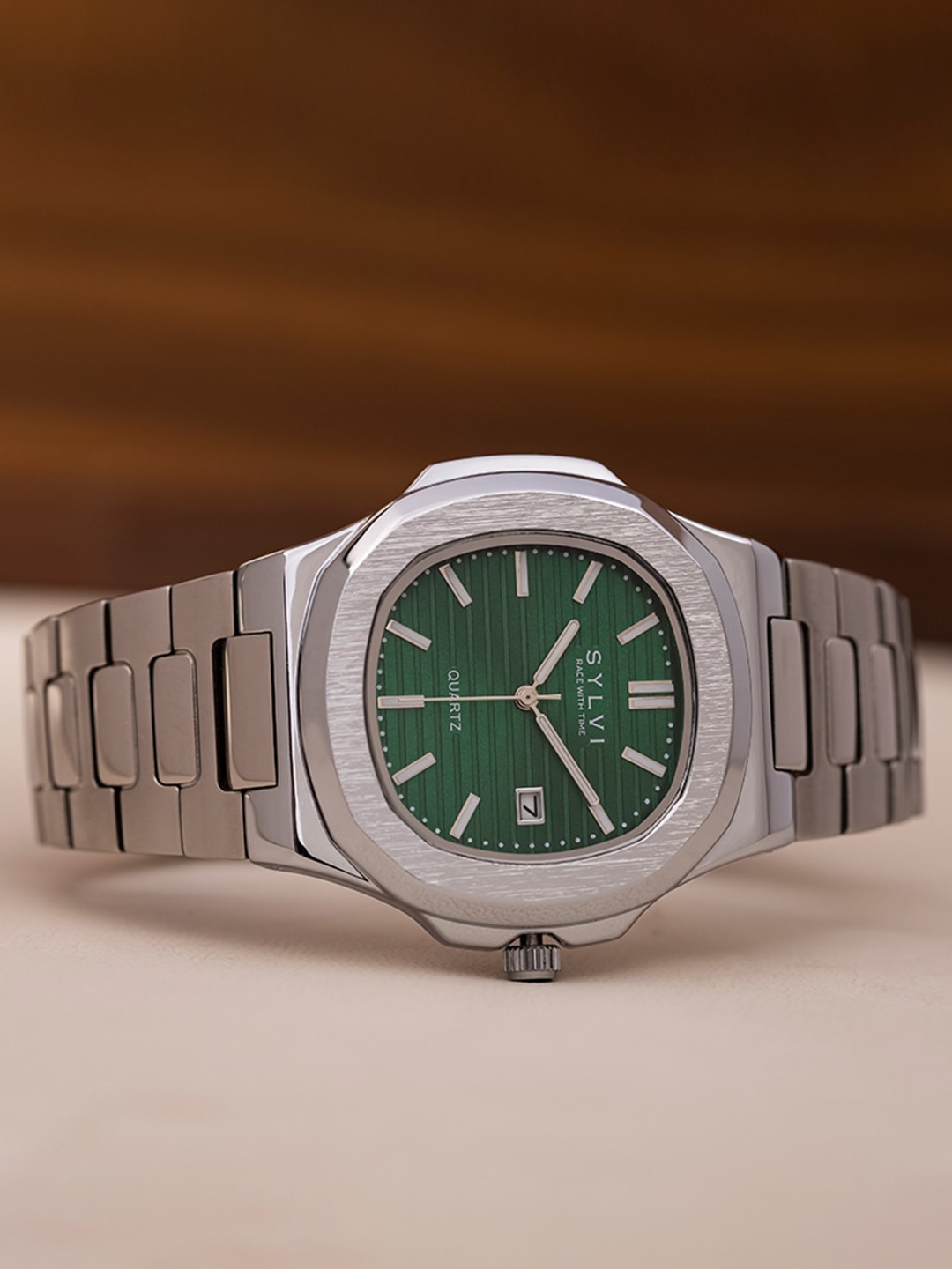 

Sylvi Men Embellished Dial Analogue Multi Function Watch 150-Green-silver