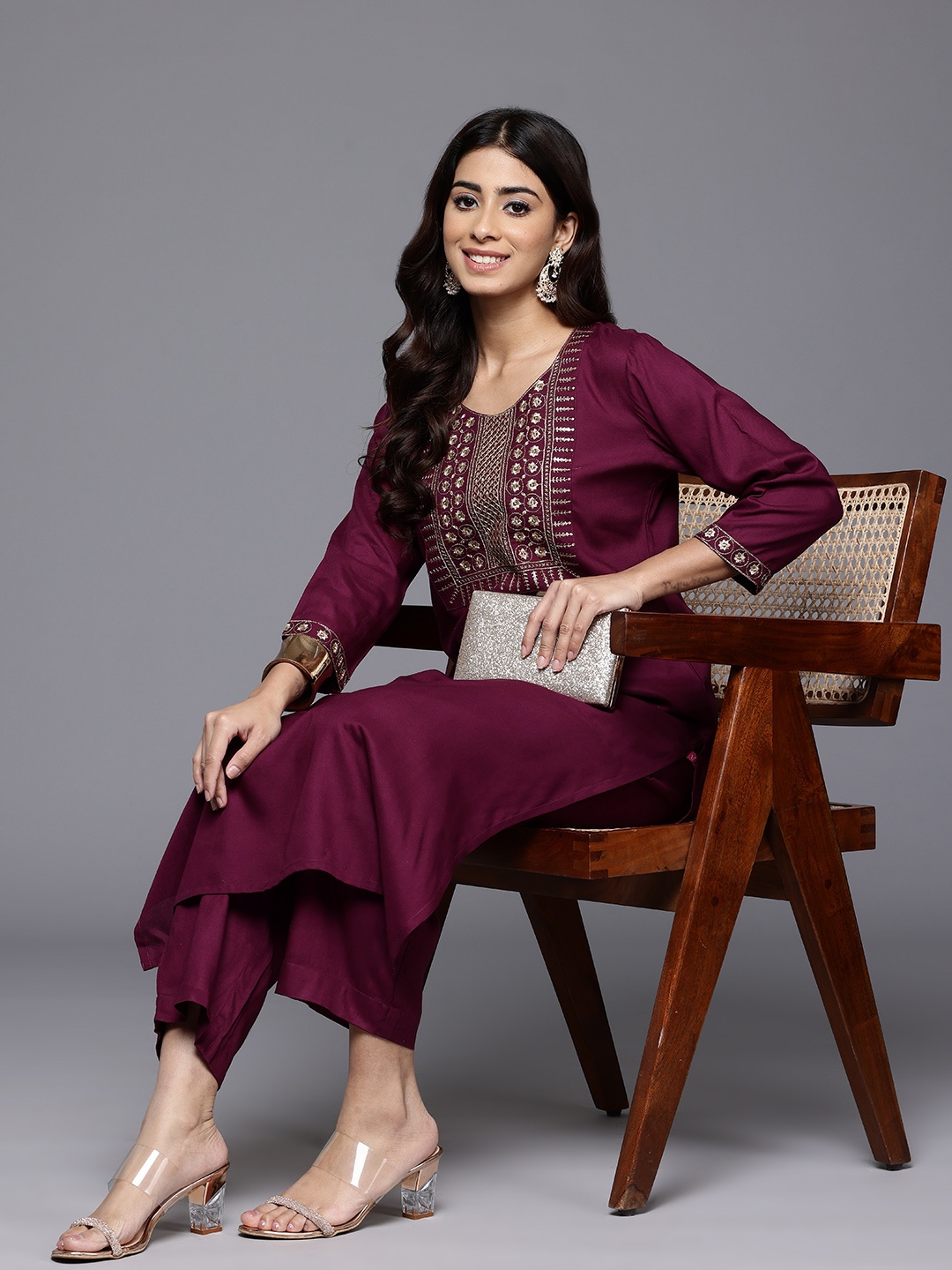 

Varanga Ethnic Motifs Embroidered Sequinned Kurta With Trousers, Burgundy