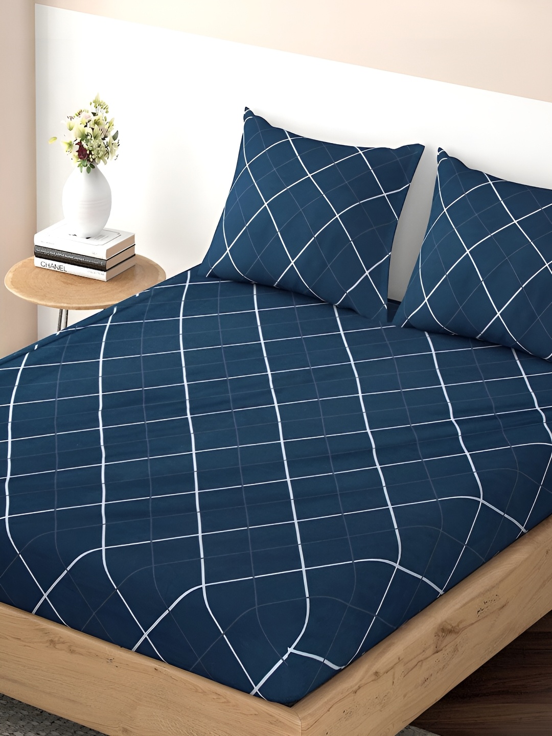 

HOKIPO Blue & White Geometric Printed Microfiber Fitted Queen Bedsheet & 2 Pillow Covers