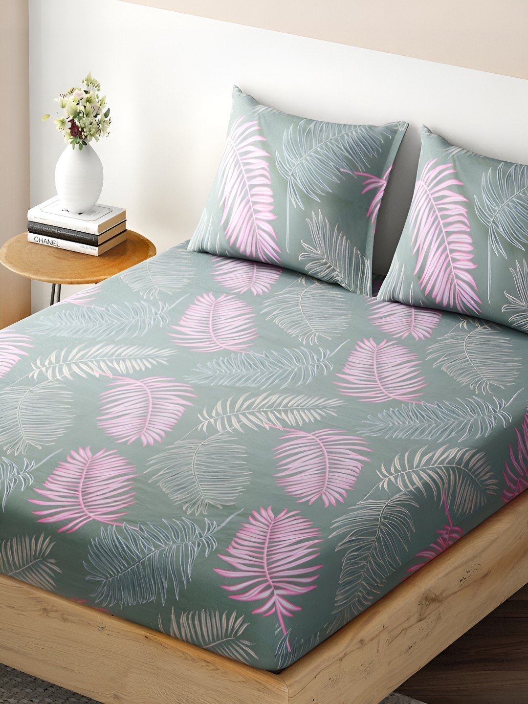 

HOKIPO Green & Pink Floral Printed Microfiber Fitted Queen Bedsheet with 2 Pillow Covers
