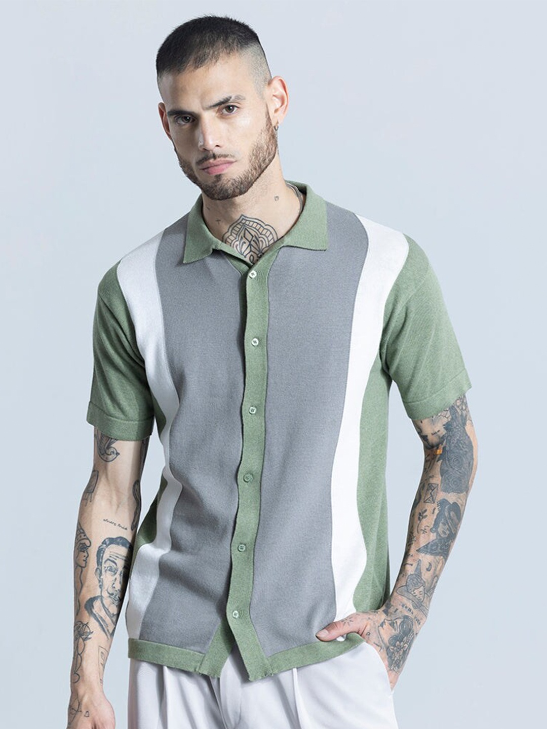 

Snitch Spread Collar Short Sleeves Classic Self Design Regular Fit Cotton Casual Shirt, Green