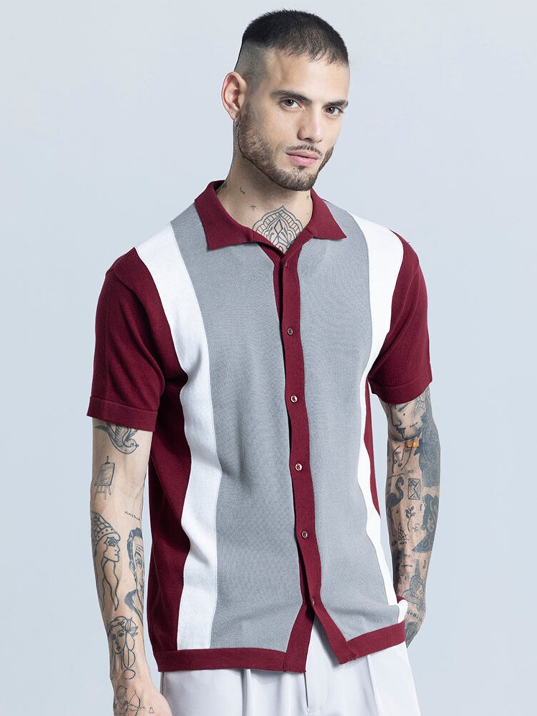 

Snitch Spread Collar Short Sleeves Classic Striped Regular Fit Cotton Casual Shirt, Maroon