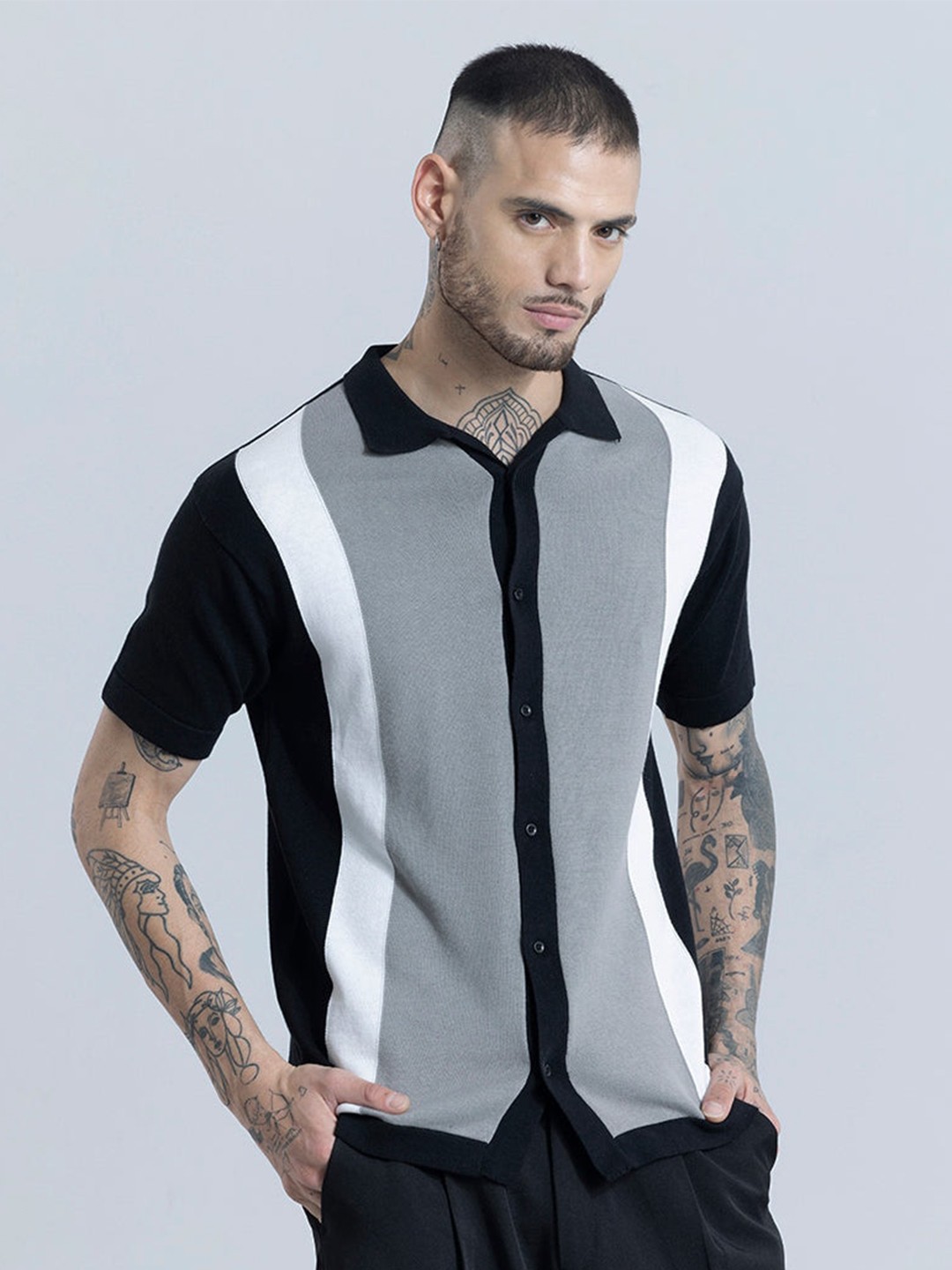 

Snitch Spread Collar Short Sleeves Classic Colourblocked Regular Fit Cotton Casual Shirt, Black