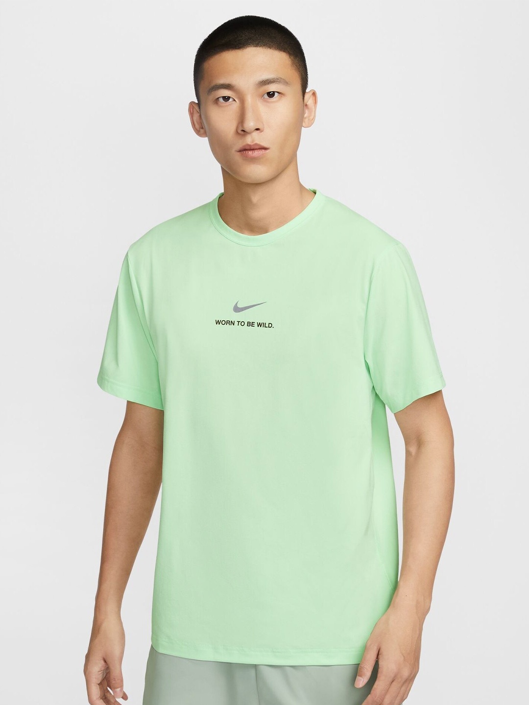 

Nike Hyverse Men's Dri-FIT UV Short-Sleeve Top, Green
