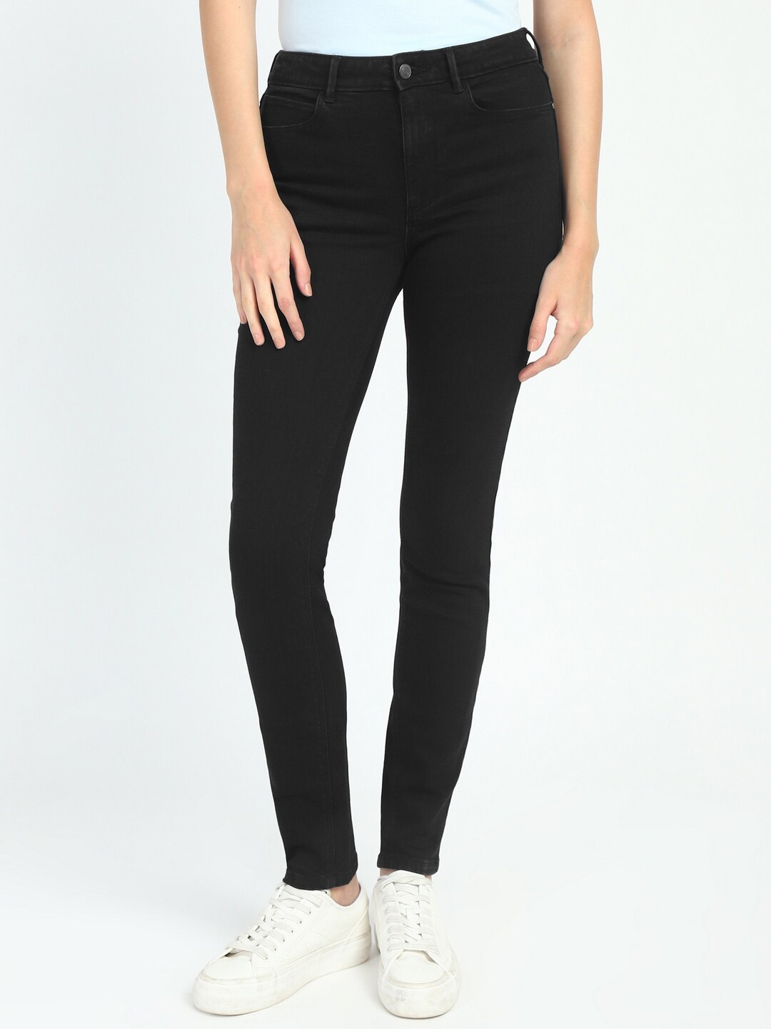 

GUESS Women Jean Skinny Fit Clean Look Cropped Stretchable Jeans, Black