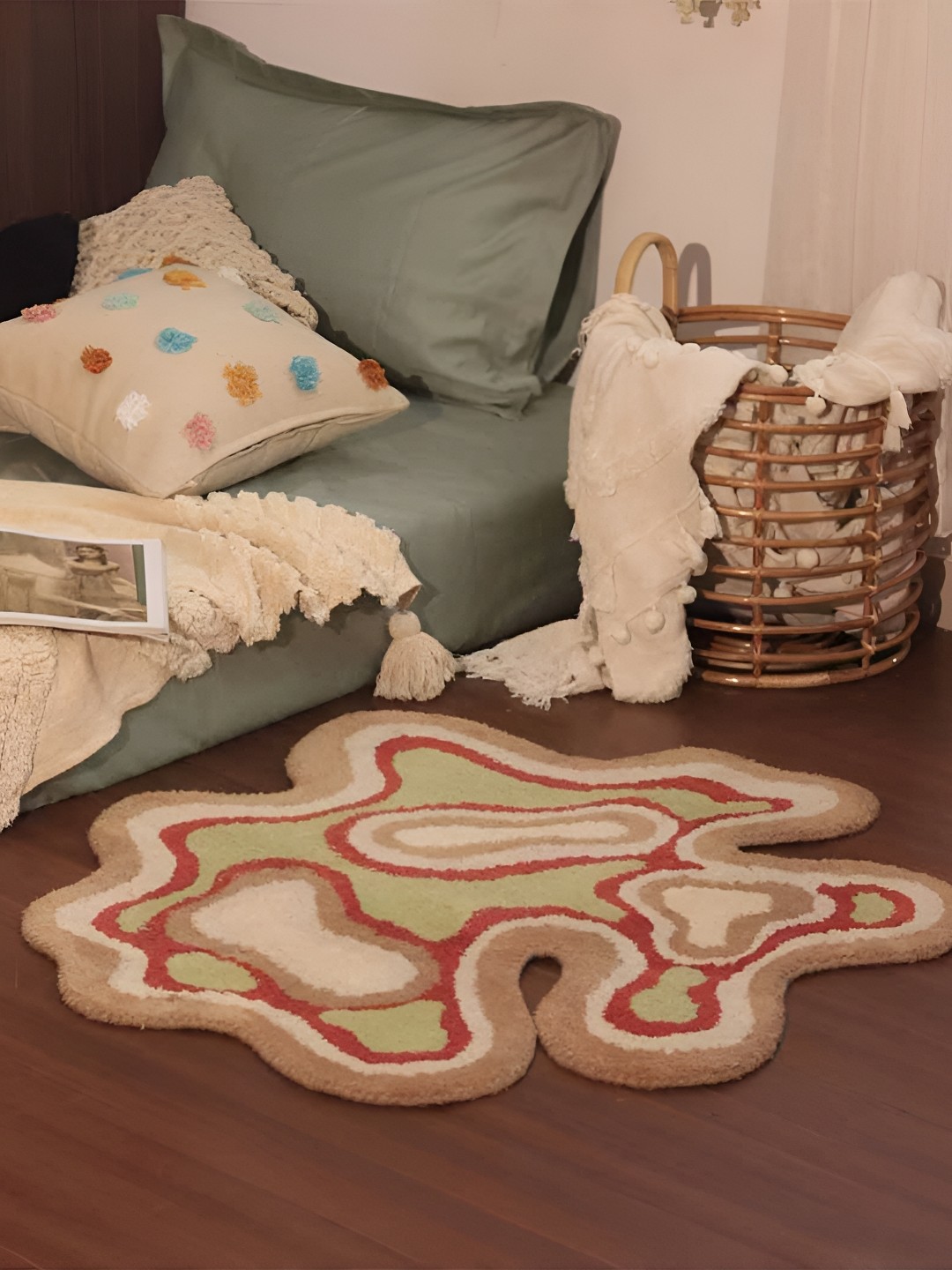 

BELLA TRUE Beige & Green Abstract Hand-Tufted Carpet