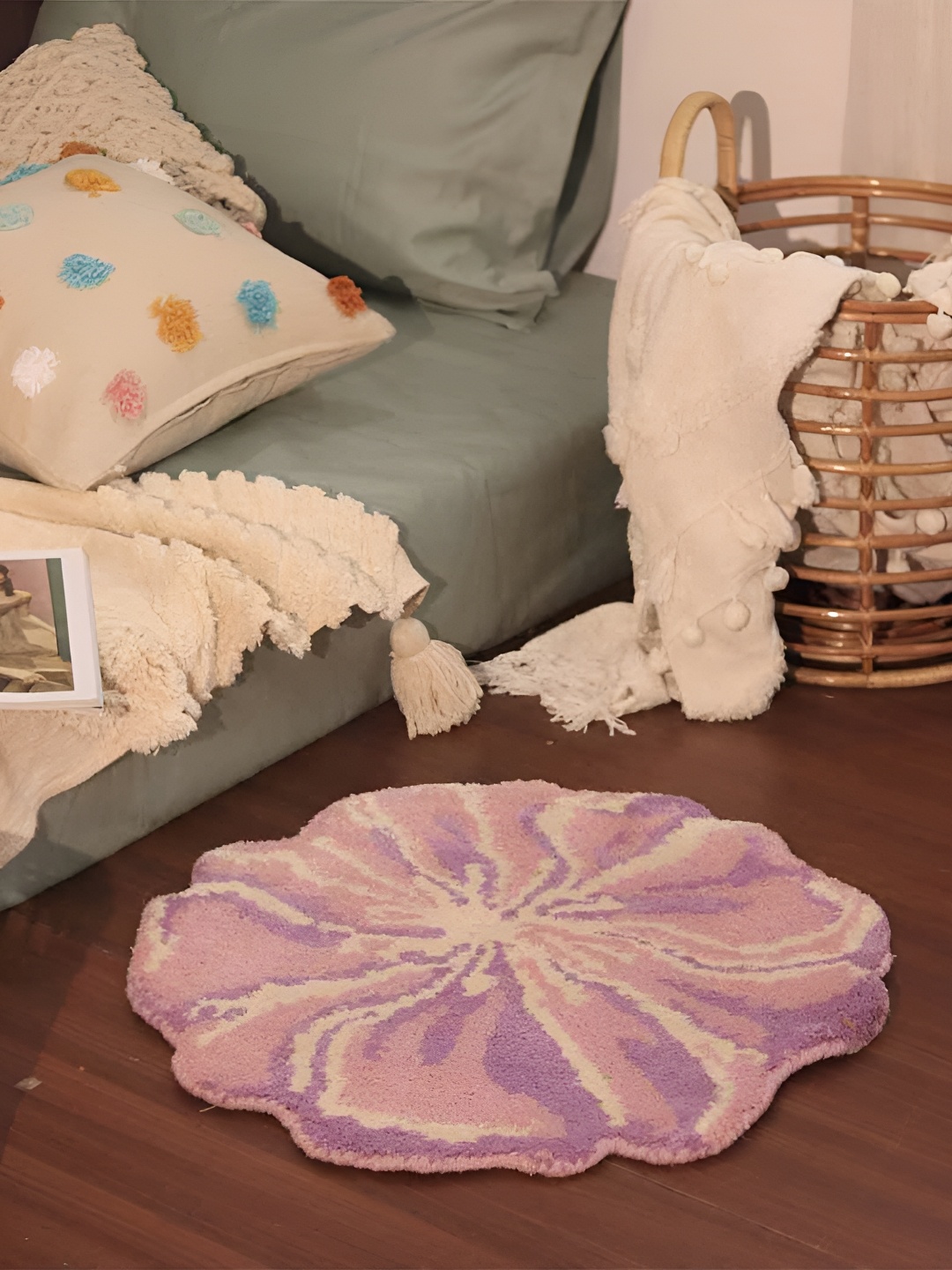 

BELLA TRUE Beige & Purple Floral Hand-Tufted Carpet