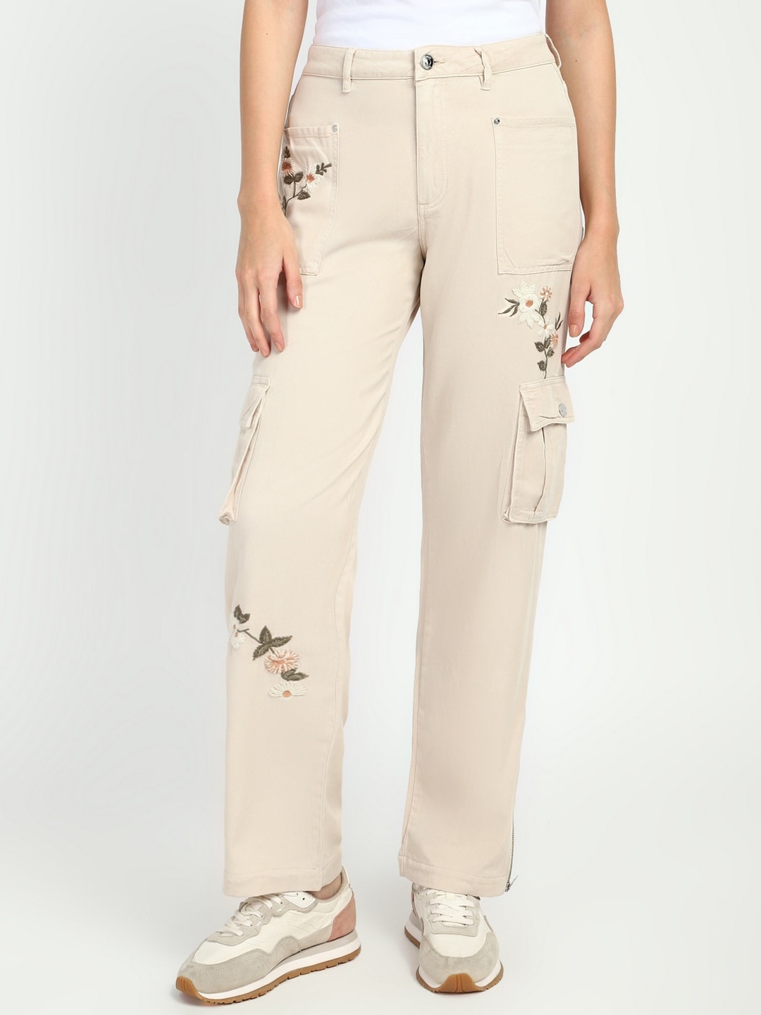 

GUESS Women Embroidered Mid-Rise Regular Fit Cargos Trousers, Beige