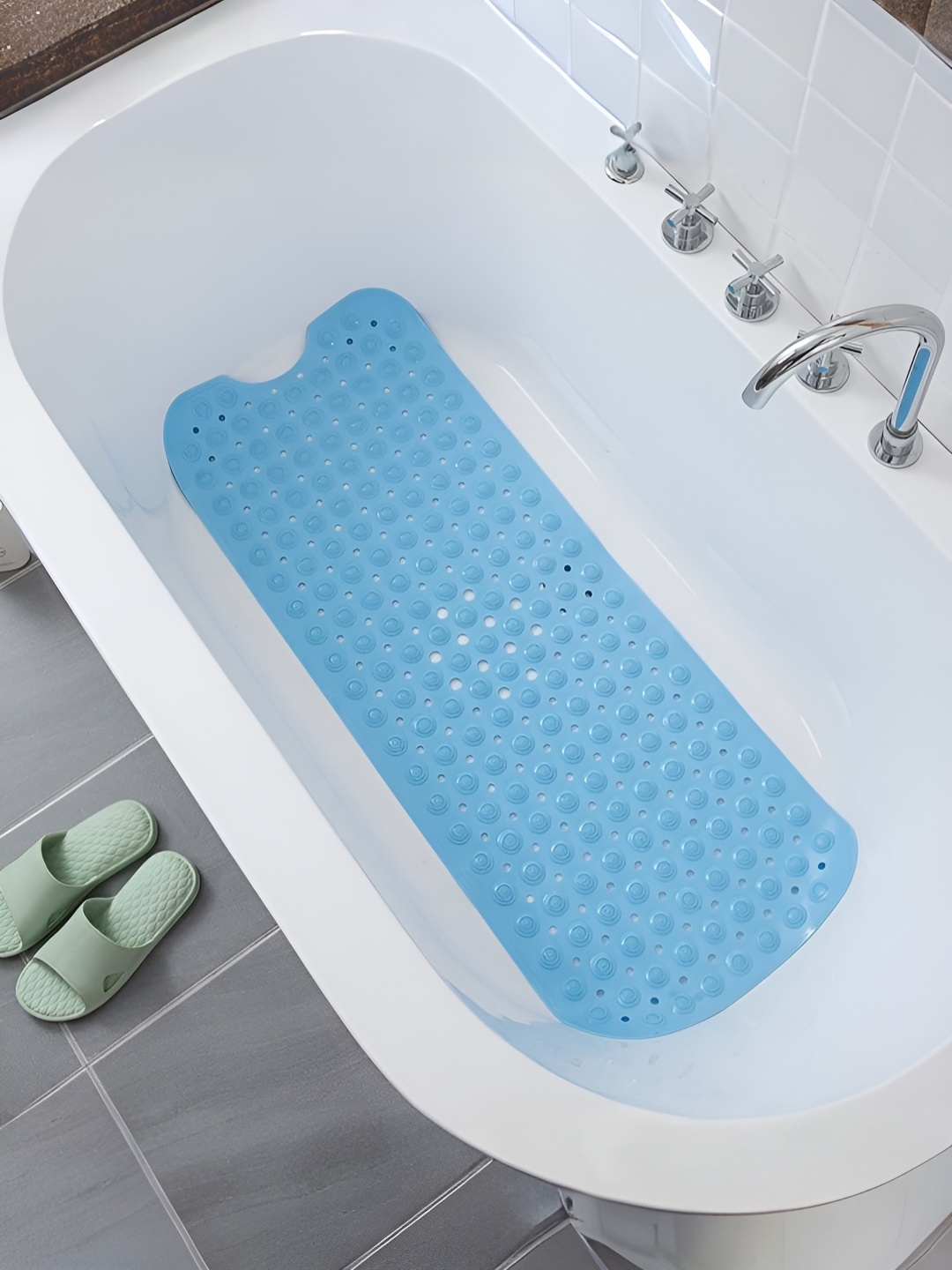 

UMAI Blue Textured 240 GSM Anti-Skid Bath Mat