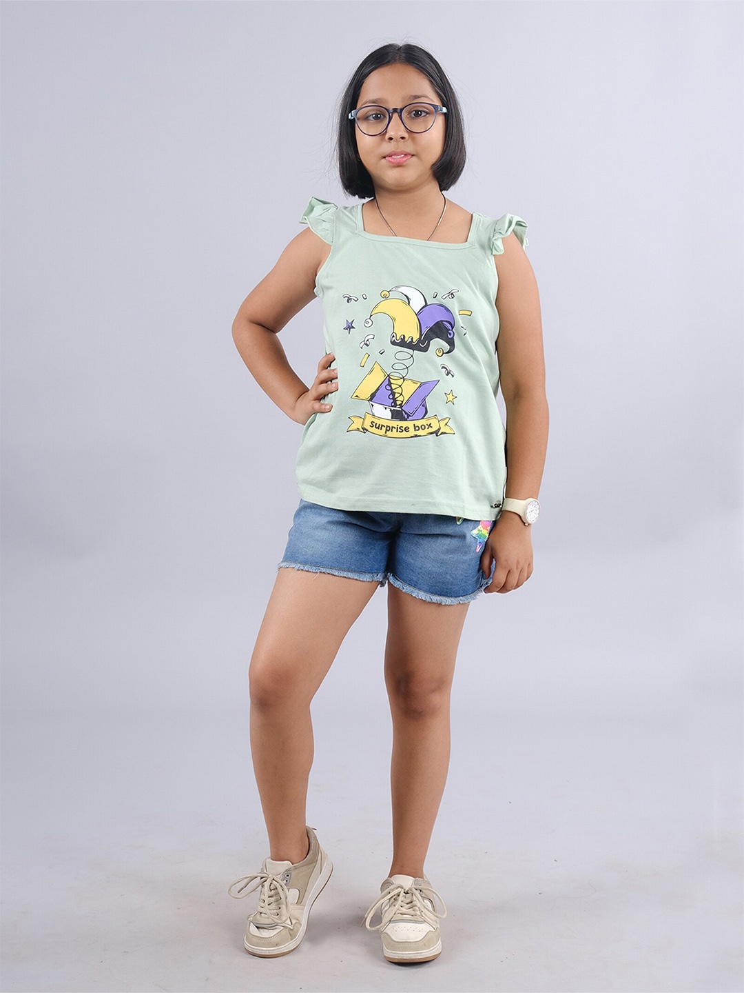 

KiddoPanti Girls Printed Pure Cotton T-shirt With Shorts, Green