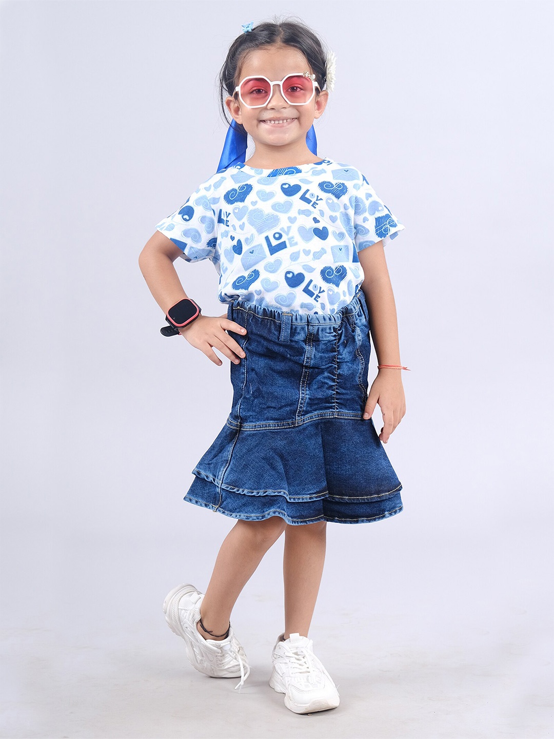 

KiddoPanti Girls Printed T-shirt With Skirt, White