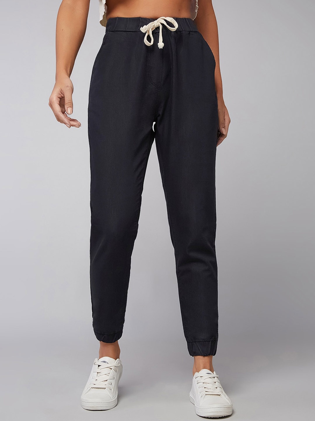 

DOLCE CRUDO Women Lightweight Jogger Clean Look Mid Rise Stretchable Jeans, Black