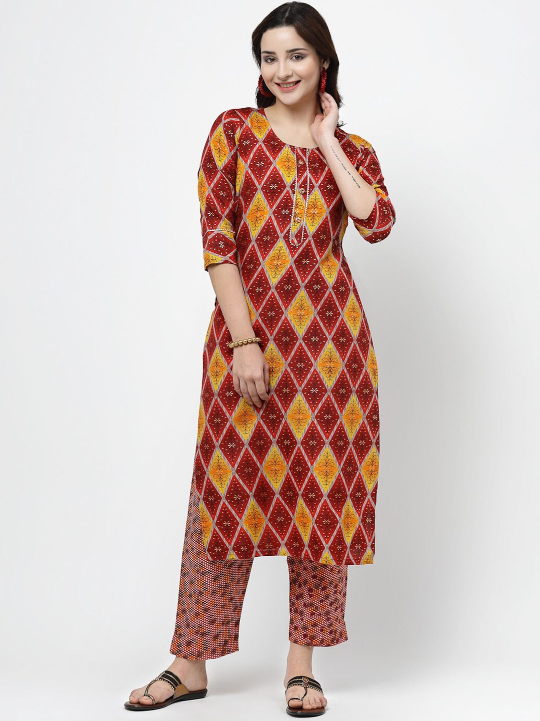 

ISHQY Floral Printed Regular Kurta With Trouser, Red