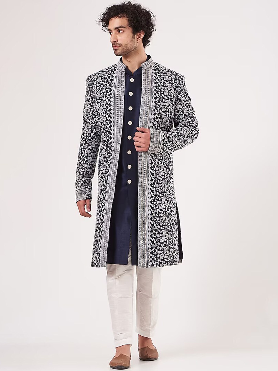 

RNG Safawala Embroidered Indowestern Mandarin Collar Sherwani Set, Navy blue