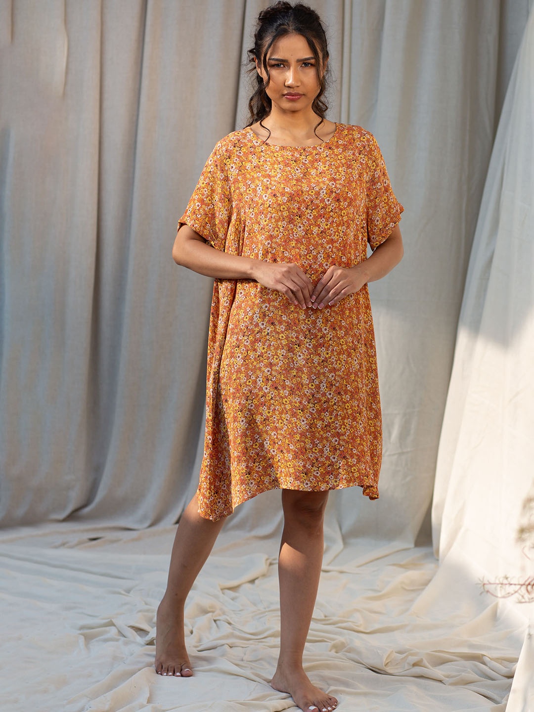 

Seryeon Floral Print Kimono Sleeve Round Neck Liva Kaftan Dress, Yellow
