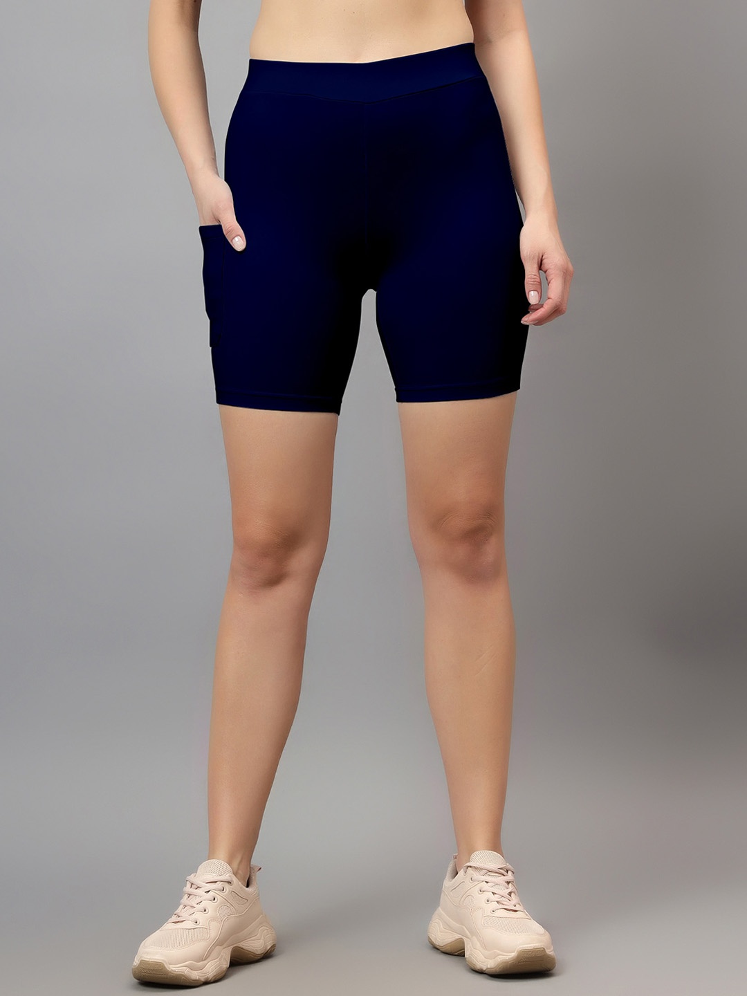 

DIAZ Women Skinny Fit Mid-Rise Cycling Sports Shorts, Navy blue