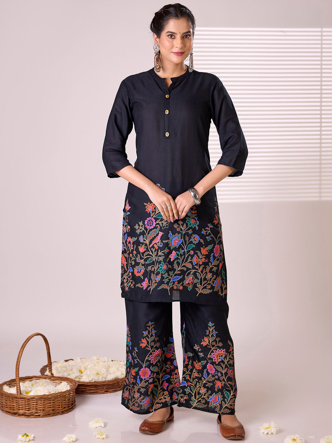 

SURHI Floral Printed Regular Cotton Kurta with Palazzos, Black