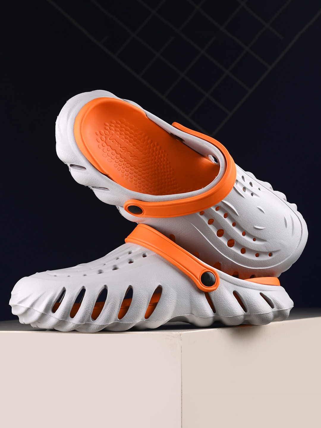 

BIRDE Men Self Design Clogs, Grey