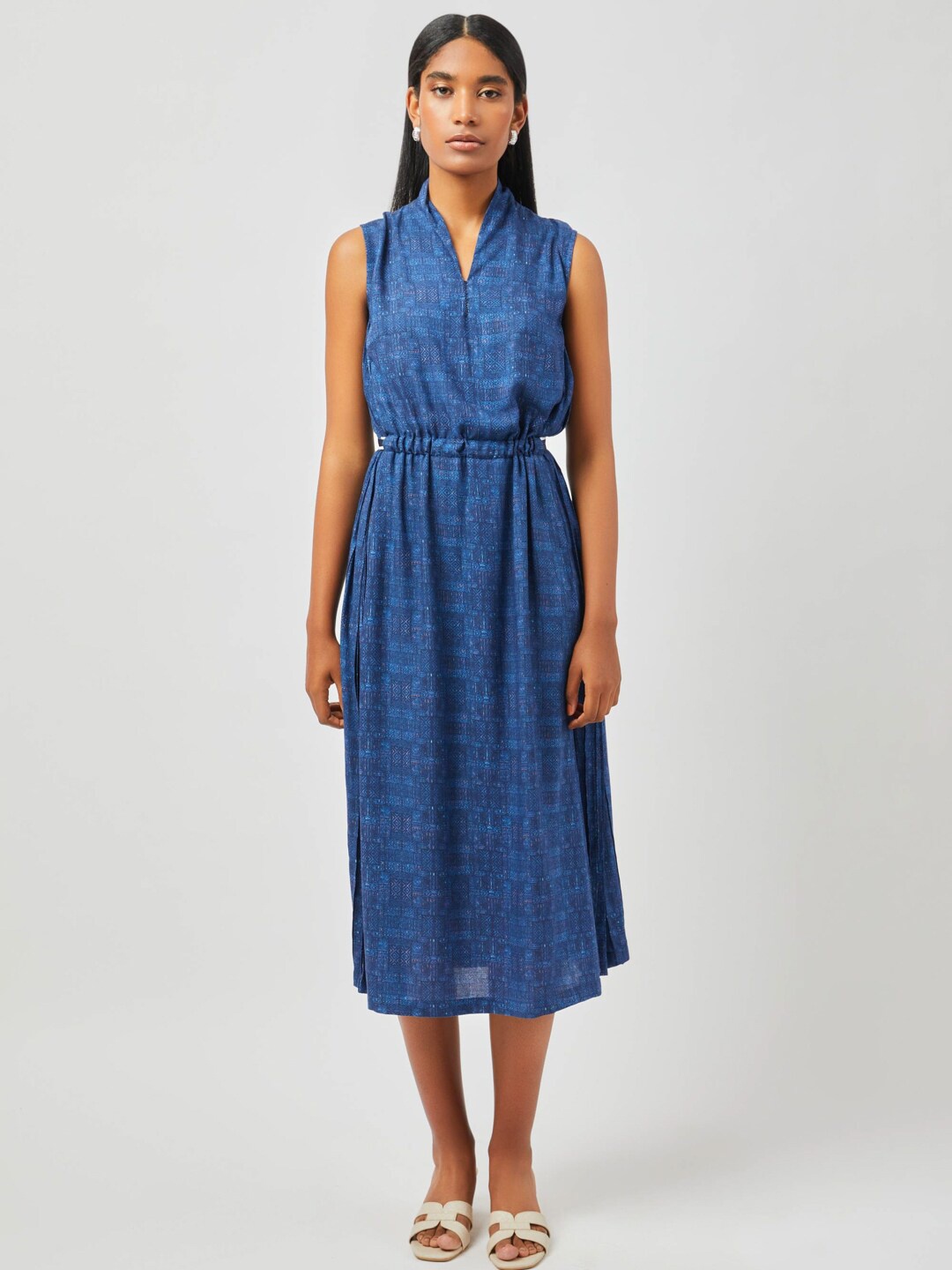 

Contemponari Abstract Printed Shirt Collar Sleeveless A-Line Midi Dress, Blue