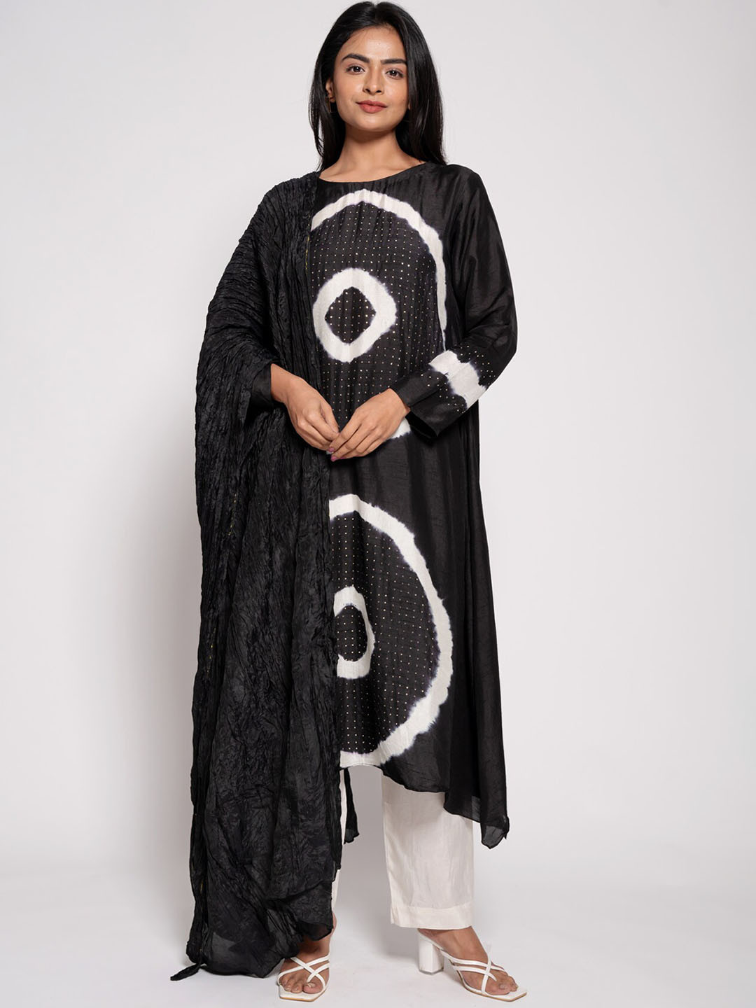 

AFFAIRE'S BY LEVELL5 Geometric Dyed Round Neck A-Line Kurta with Trousers & Dupatta, Black