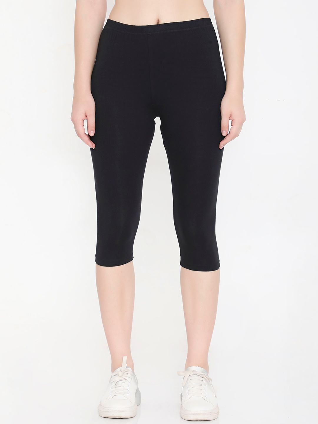 

Feelings Slim-Fit Cotton Mid-Rise Capri, Black