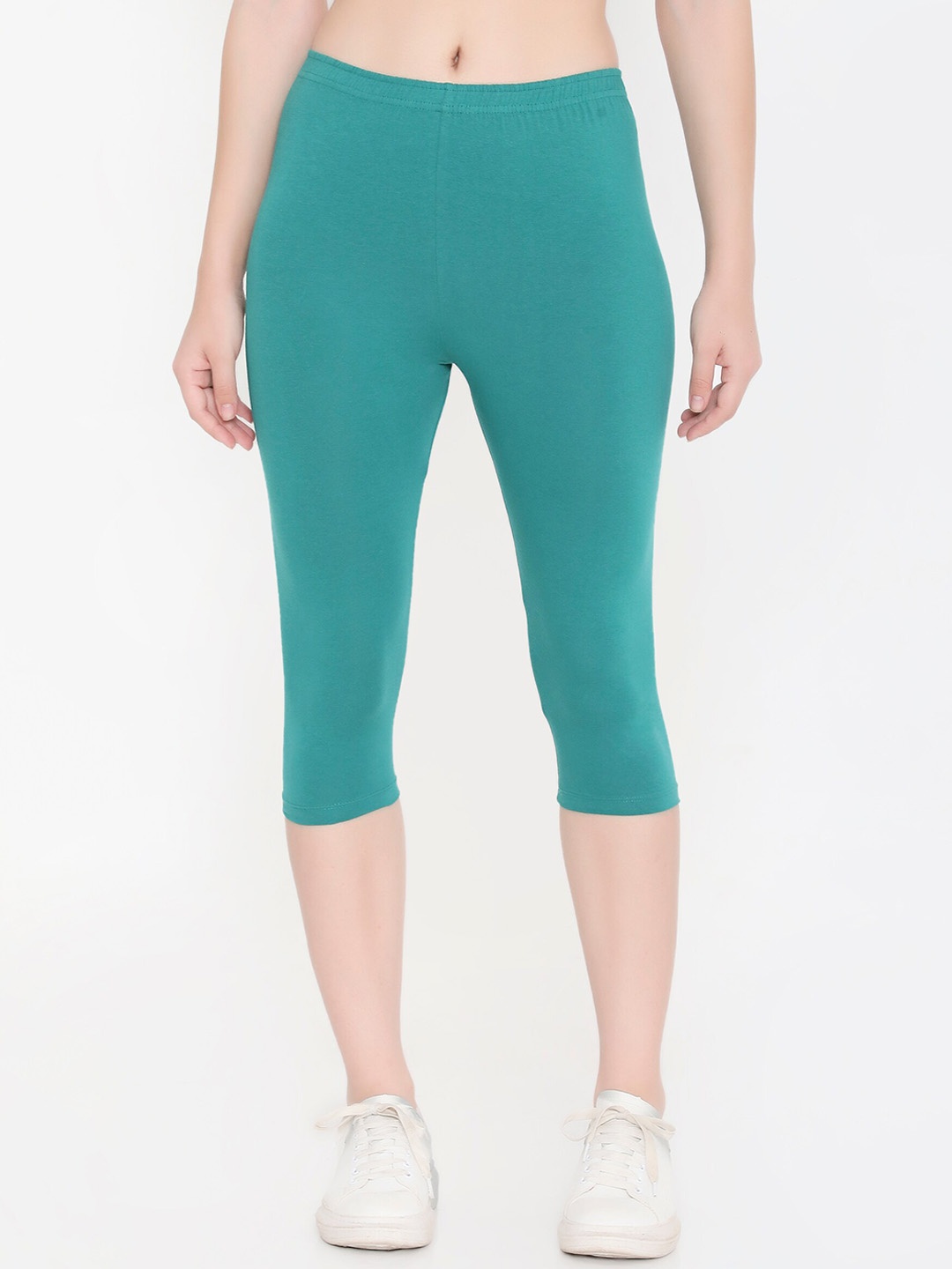 Feelings Women Solid Slim Fit Cotton Capri, Green