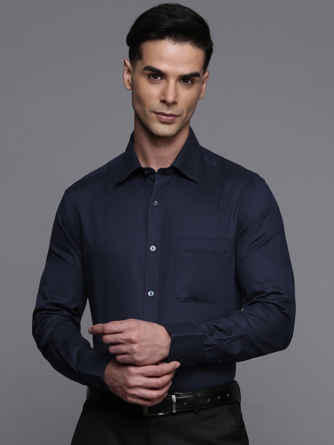 

Louis Philippe Men Classic Fit Pure Cotton Formal Shirt, Navy blue
