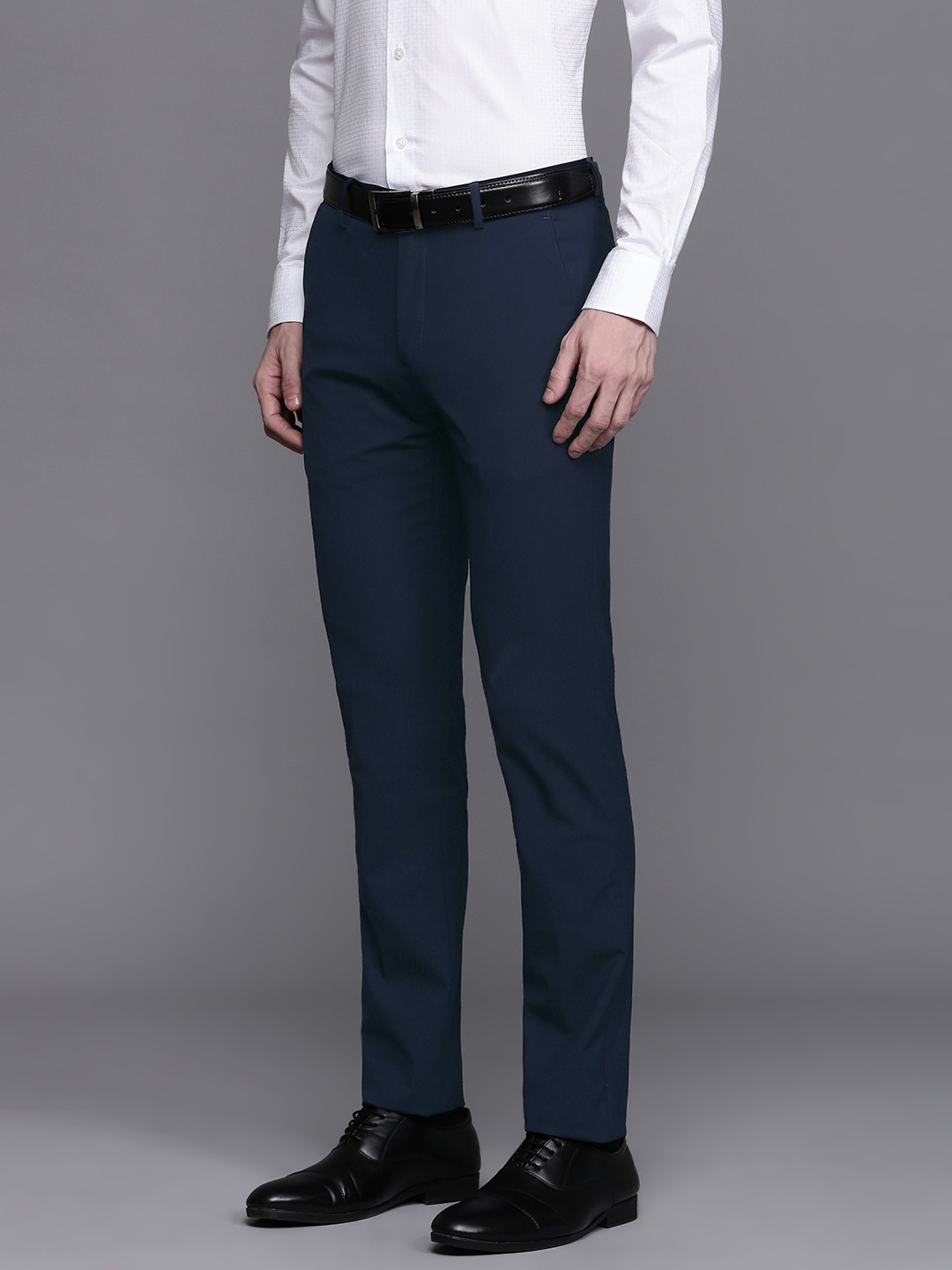 

Louis Philippe Men Super Slim Fit Formal Trousers, Navy blue