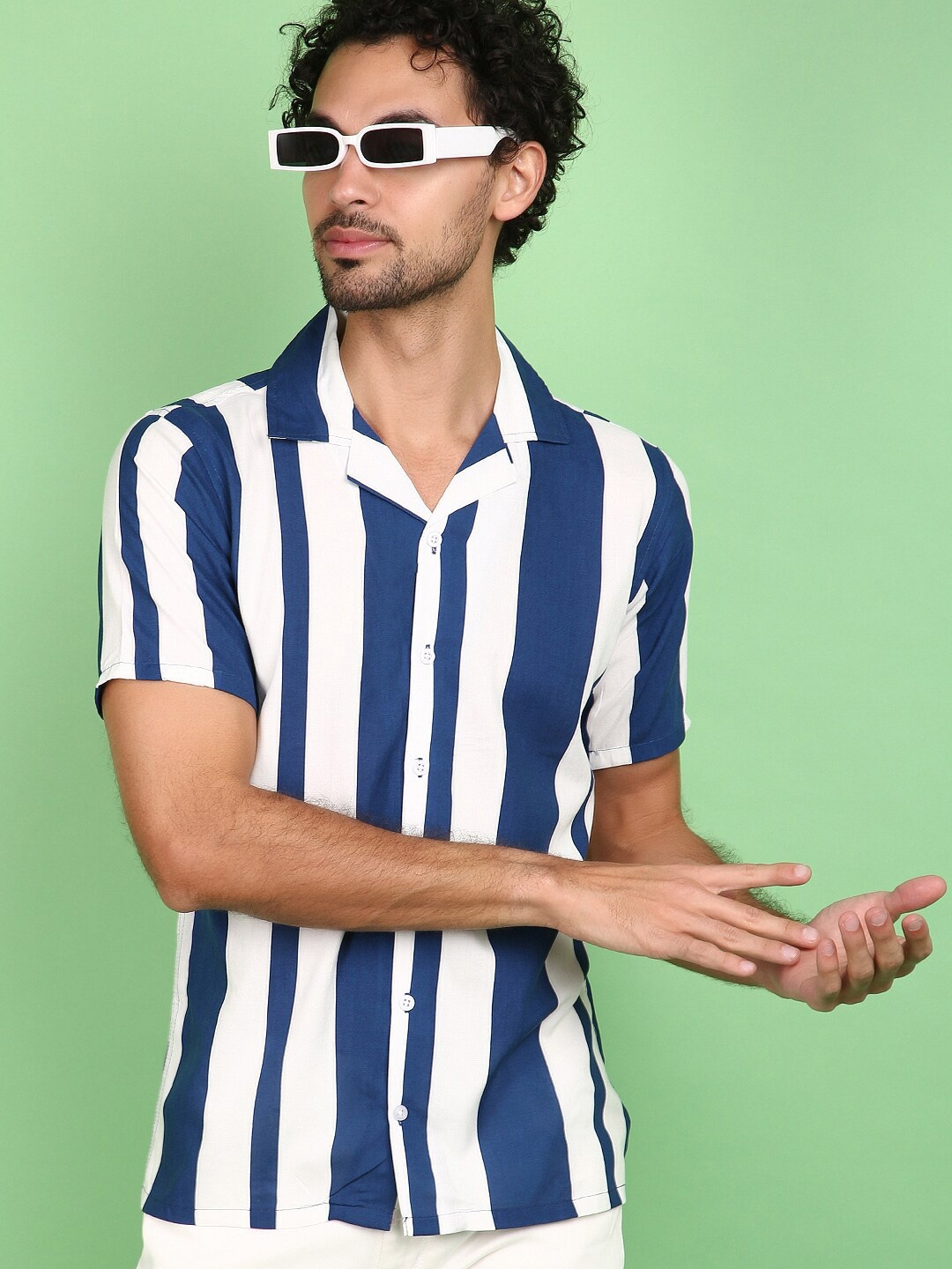

V-Mart Short Sleeves Spread Collar Opaque Striped Casual Shirt, Blue