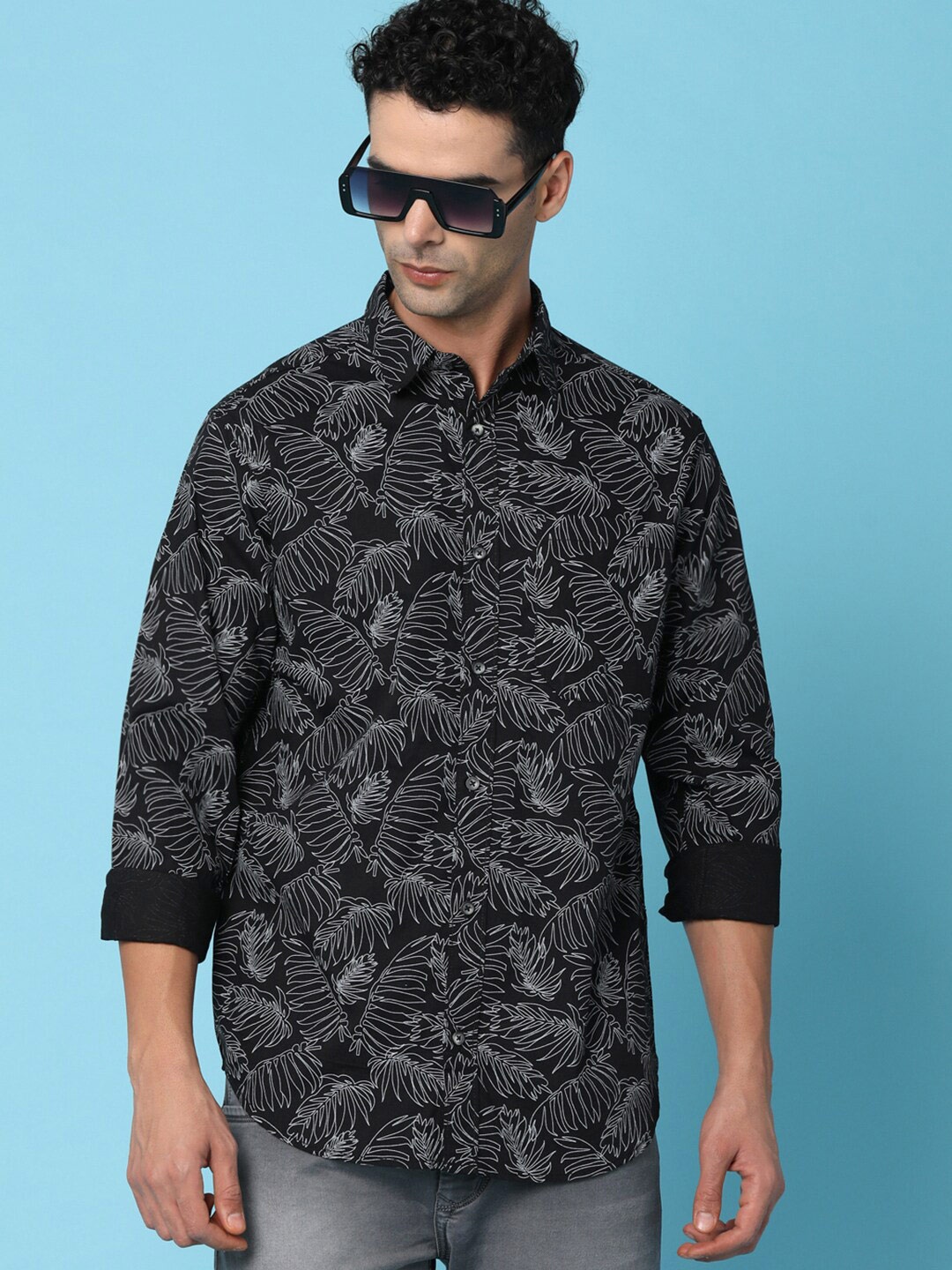 

V-Mart Printed Spread Collar Casual Shirt, Black
