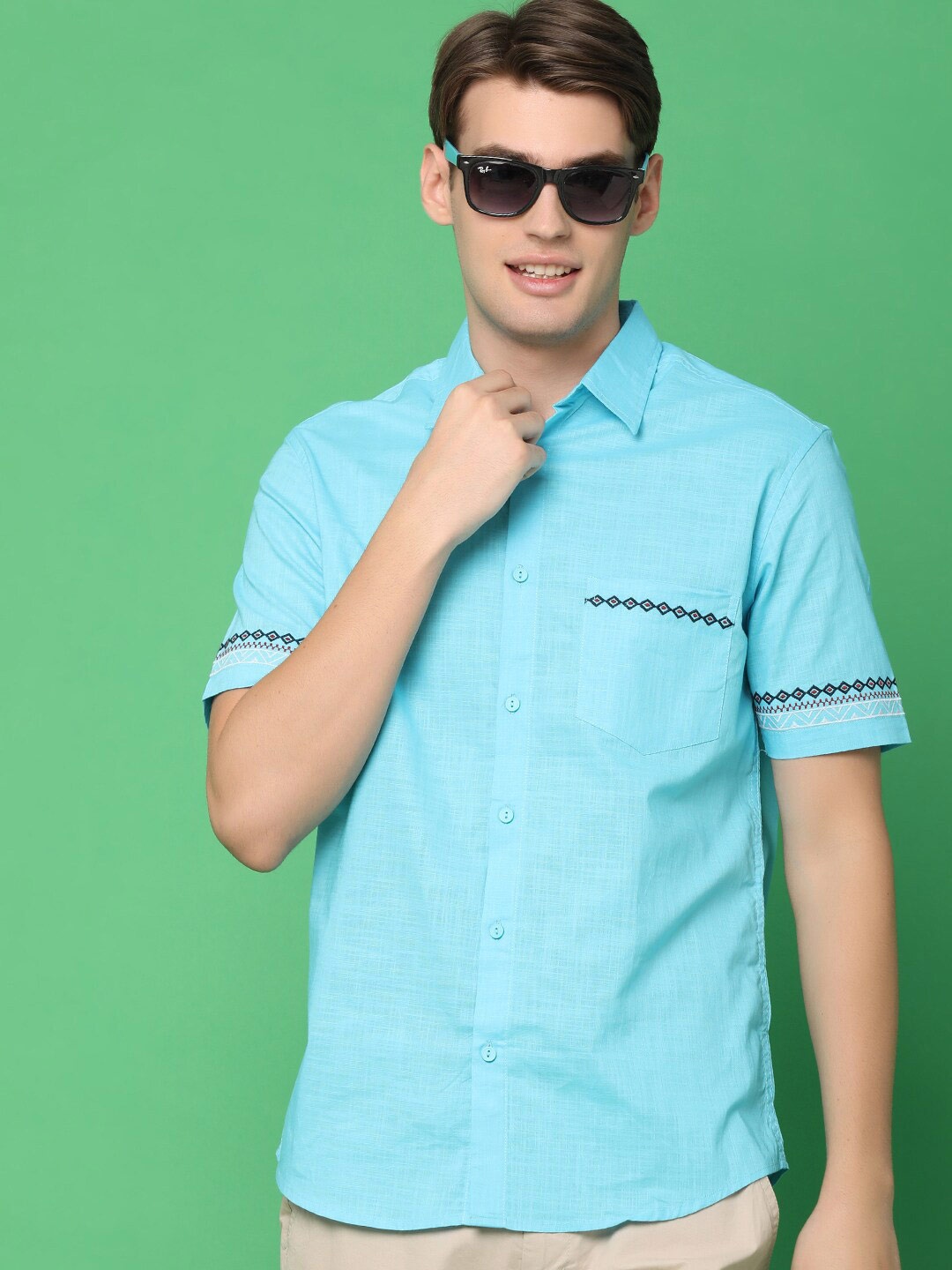 

V-Mart Embroidered Opaque Cotton Casual Shirt, Blue