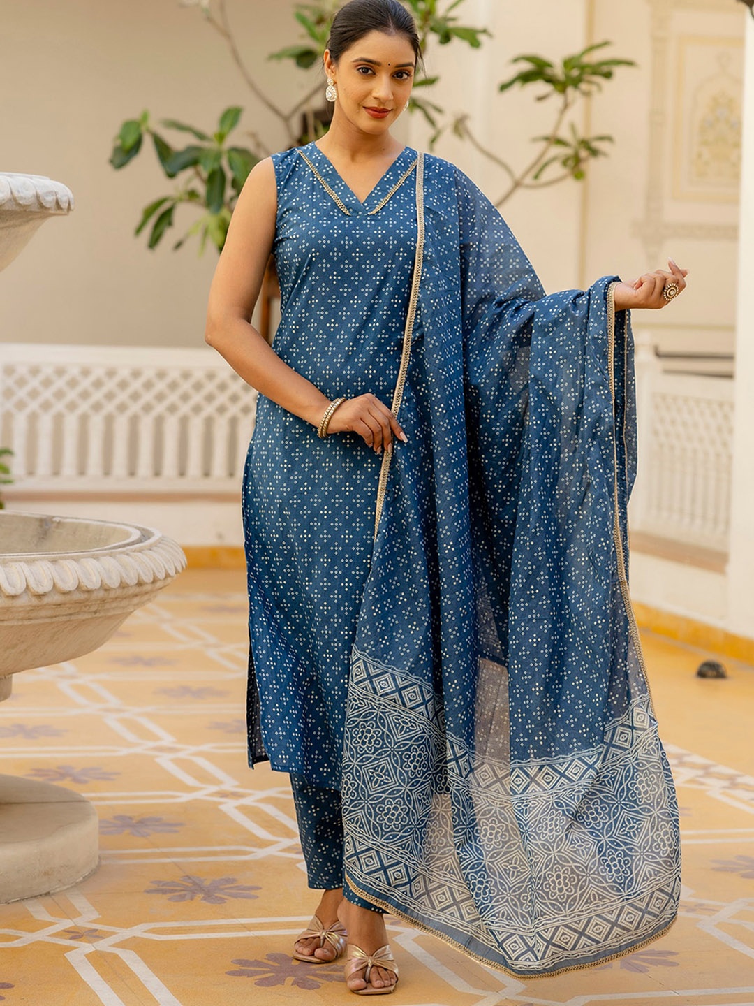 

Nayo Bandhani Printed Regular Pure Cotton Kurta with Trouser & Dupatta, Blue