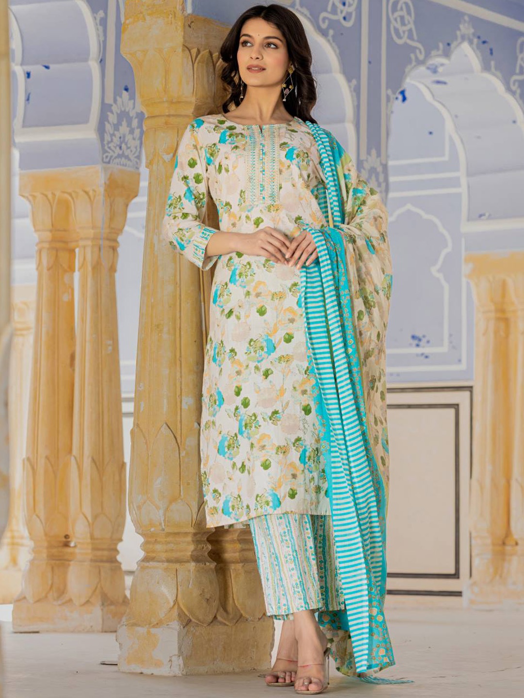 

Varanga Floral Printed Regular Beads and Stones Kurta with Trouser & Dupatta, Off white