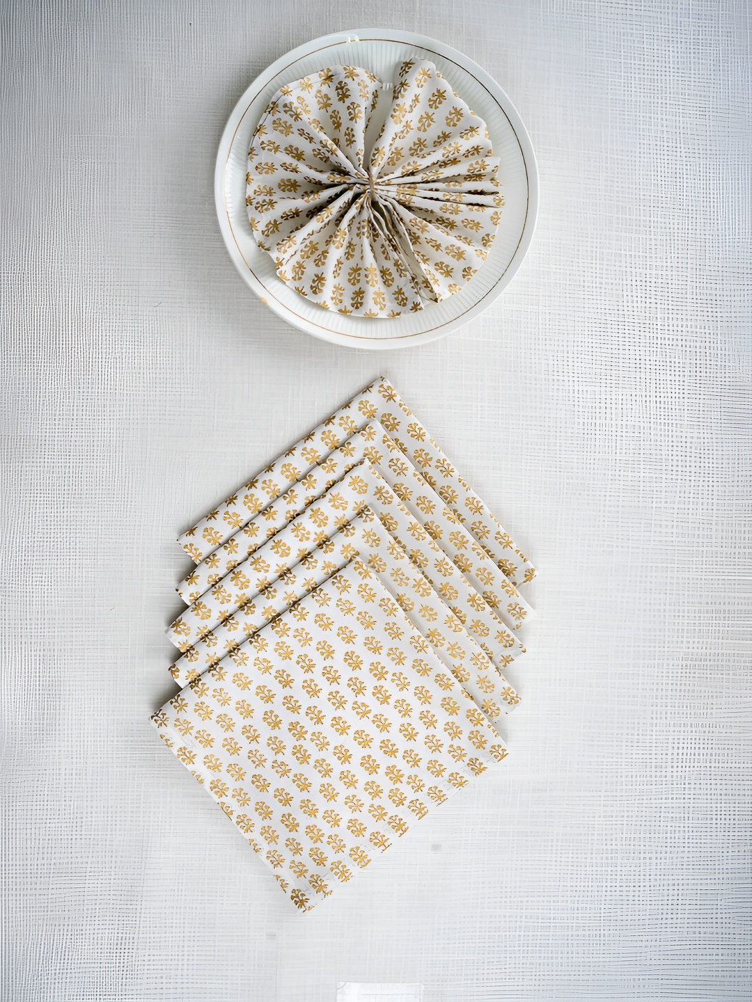 

TARAN LIVING White & Brown 6 Pieces Gold Leaf Printed Table Napkins