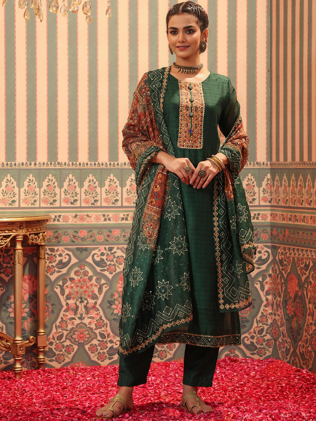 

SCAKHI Floral Printed Regular Kantha Work Kurta with Trousers & Dupatta, Green