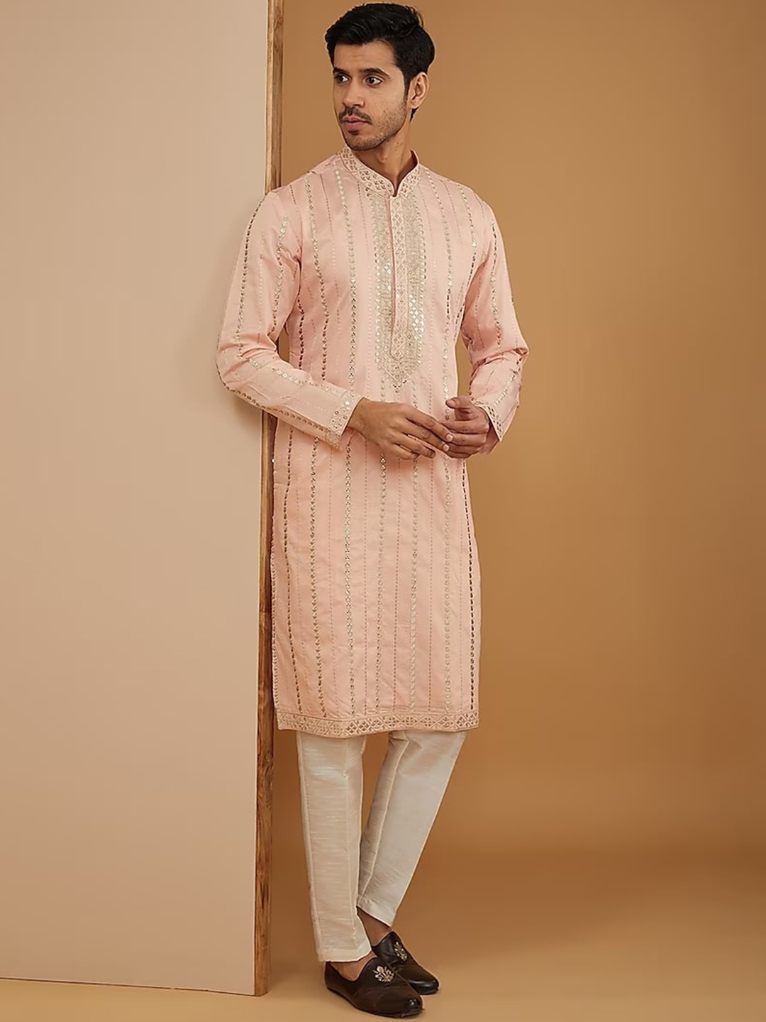 

RNG Safawala Geometric Mirror Work Mandarin Collar Dupion Silk Straight Kurta & Trousers, Peach