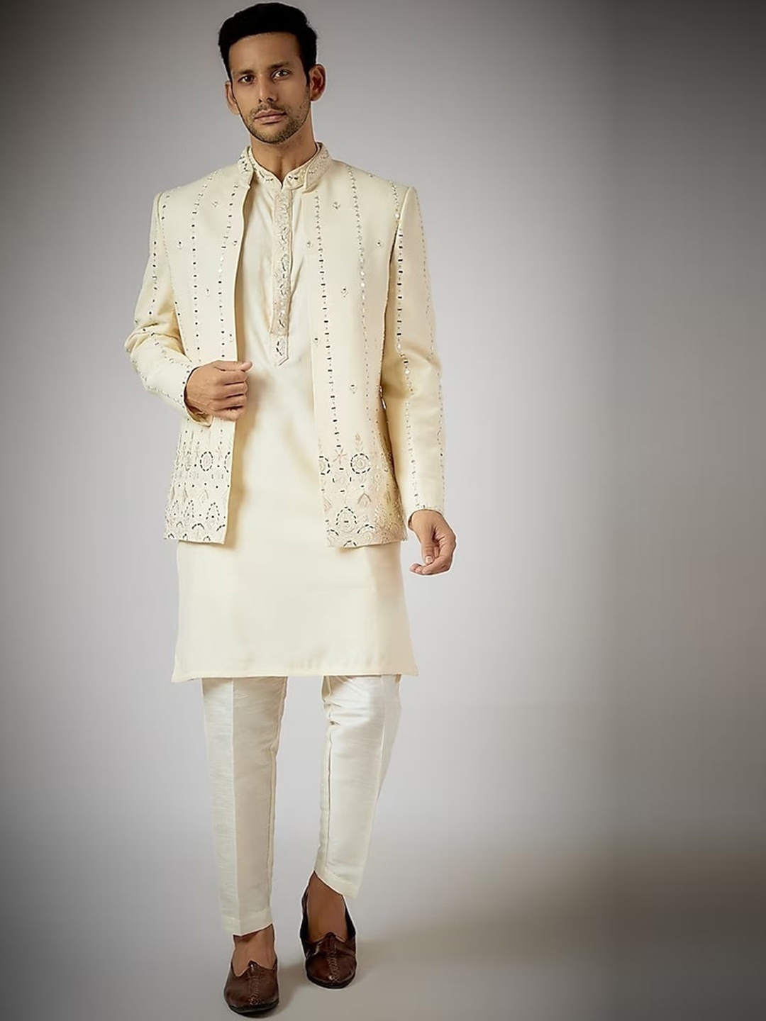 

RNG Safawala Mandarin Collar Mirror Work Kurta with Trousers And Jacket, Off white