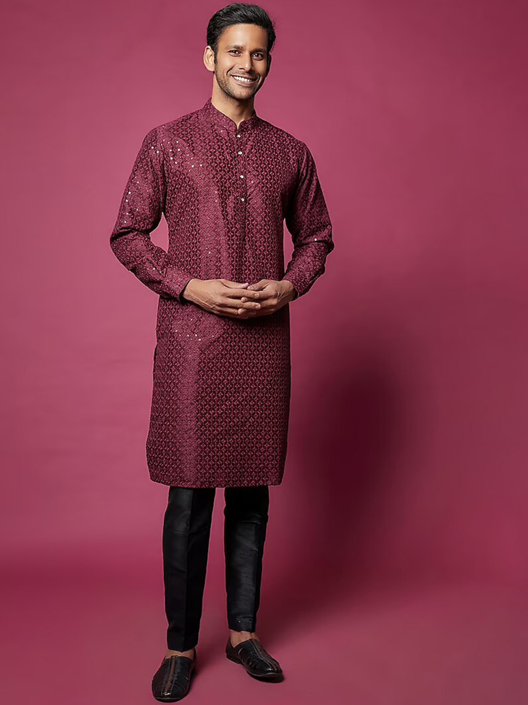 

RNG Safawala Floral Embroidered Mandarin Collar Straight Kurta with Trousers, Maroon