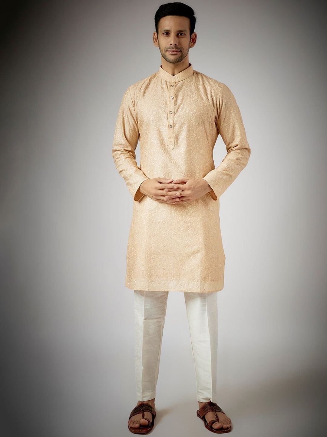 

RNG Safawala Ethnic Motifs Mandarin Collar Long Sleeves Cotton Silk Thread Work Kurta Set, Beige