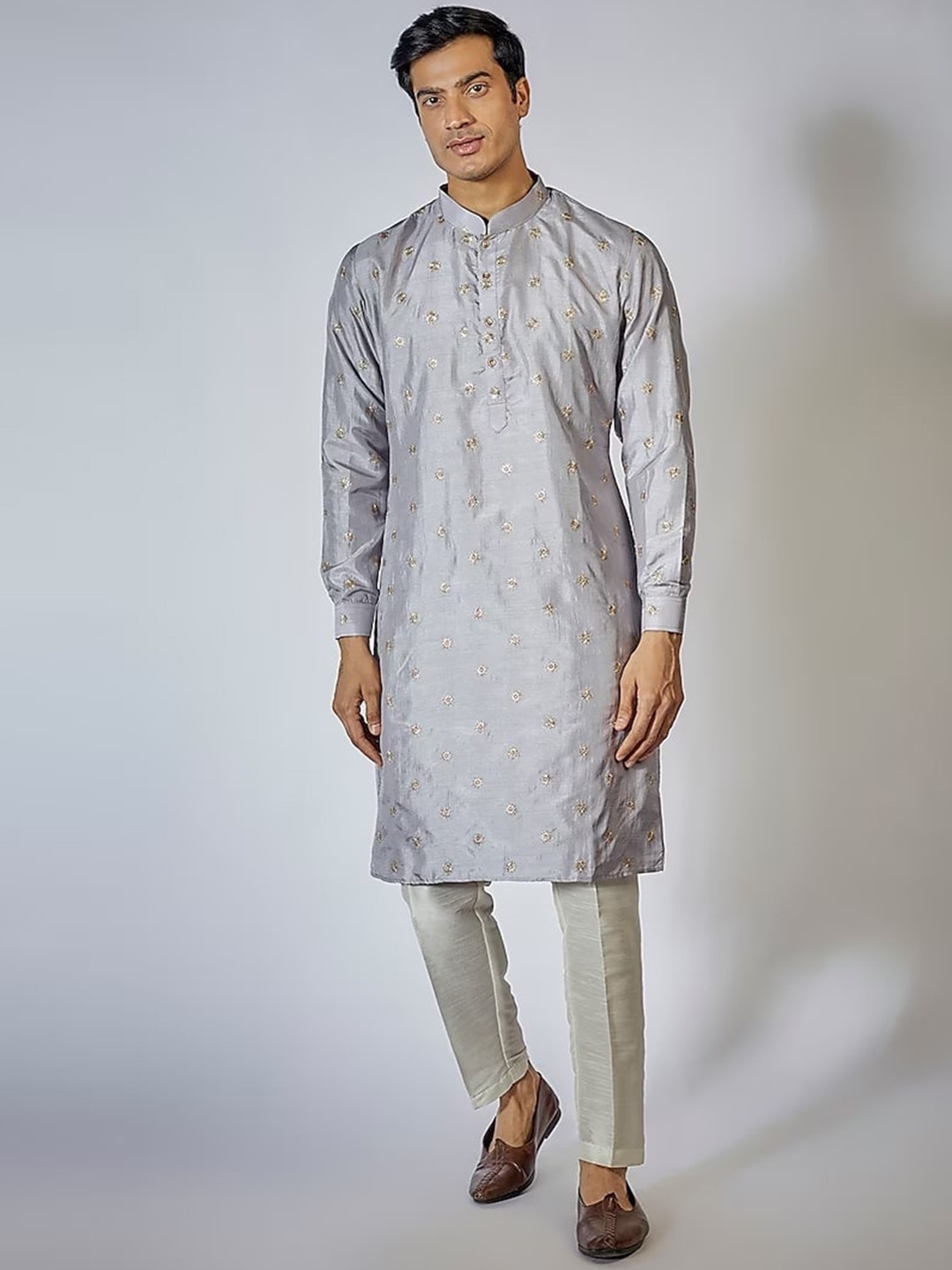 

RNG Safawala Floral Embroidered Mandarin Collar Pure Cotton Straight Kurta With Trouser, Grey