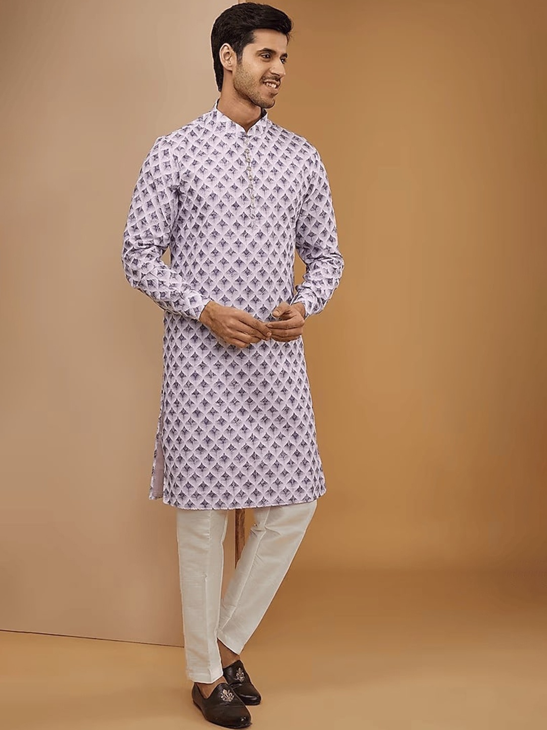 

RNG Safawala Geometric Printed Mandarin Collar Dupion Silk Straight Kurta with Trousers, Purple