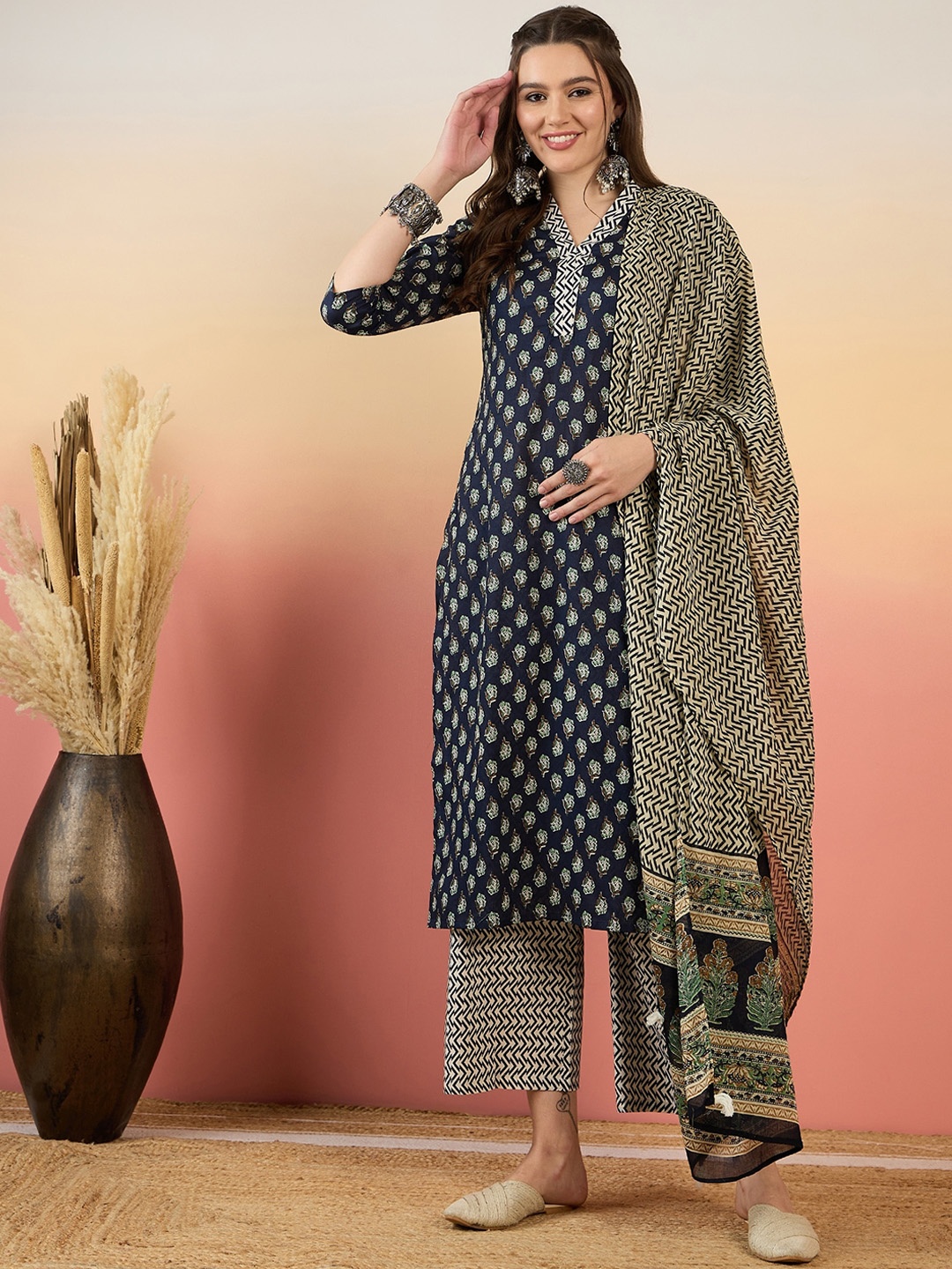 

Anouk Floral Printed Pure Cotton Straight Kurta With Palazzos & Dupatta, Blue