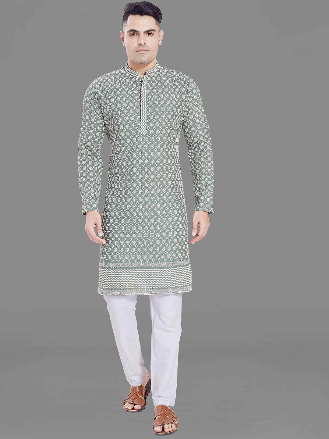 

Rani Saahiba Mandarin Collar Long Sleeves Geometric Embroidered Straight Kurta, Green