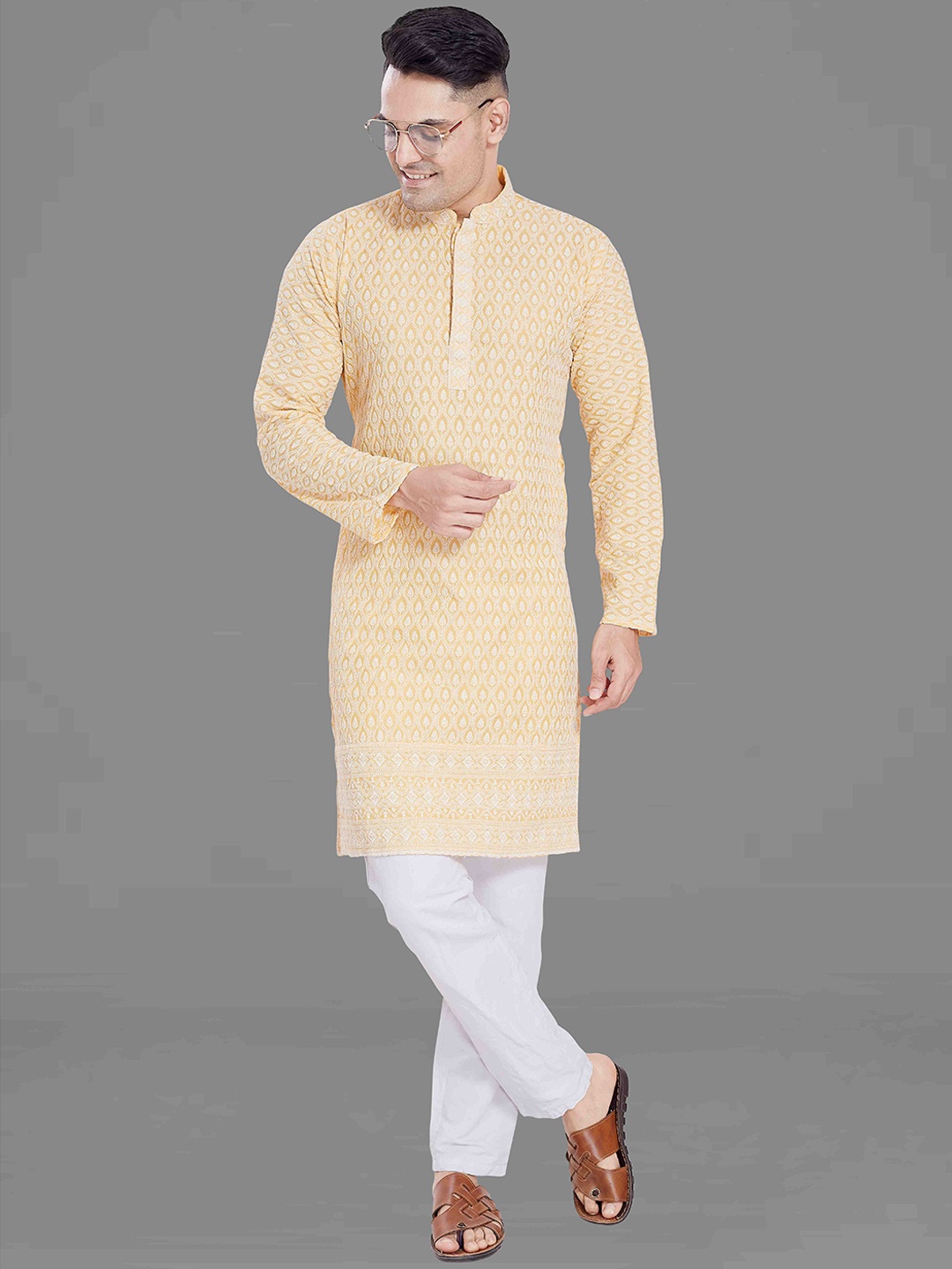 

Rani Saahiba Mandarin Collar Long Sleeves Geometric Embroidered Straight Kurta, Yellow