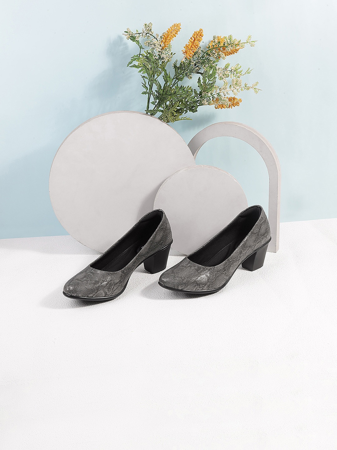 

Mochi Textured Round Toe Block Heeled Pumps, Grey