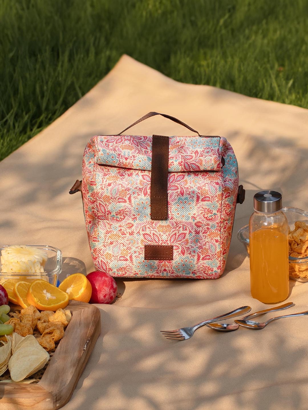 

ZOUK Mangalore Blossoms Floral Printed Insulated Roll Up Lunch Bag, Pink