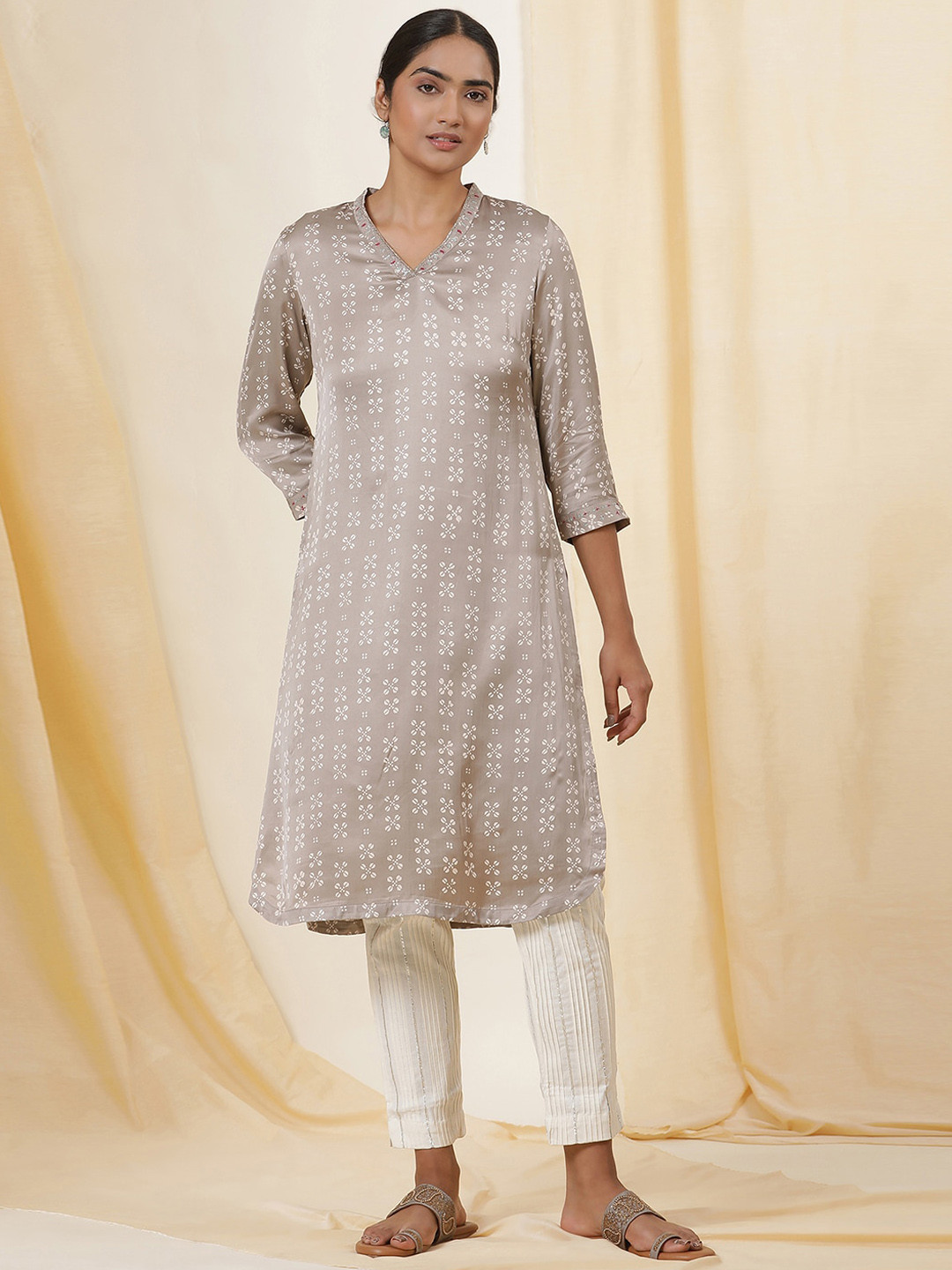 

W Geometric Printed V-Neck Straight Kurta, Grey