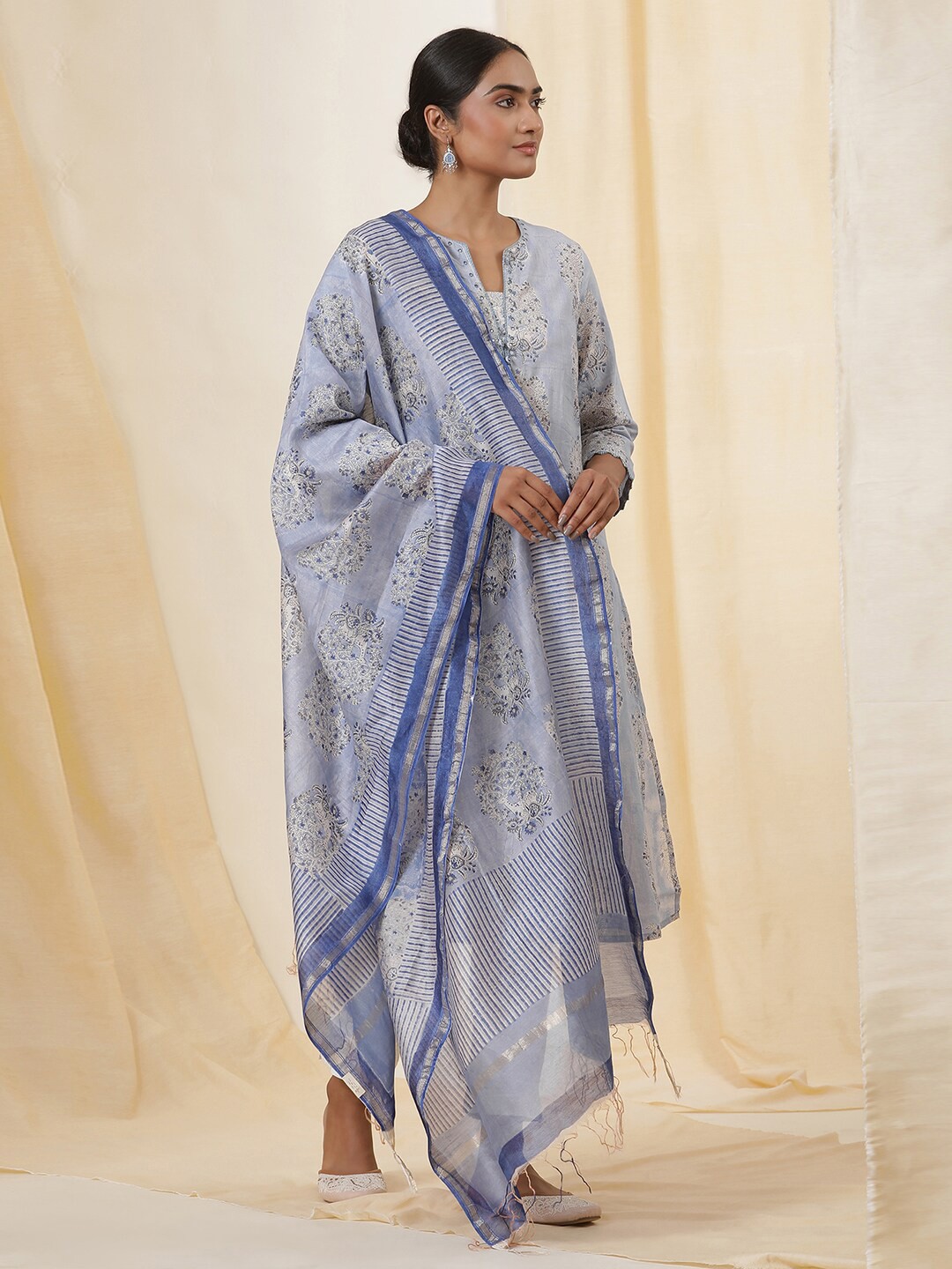 

W Floral Printed Dupatta, Blue