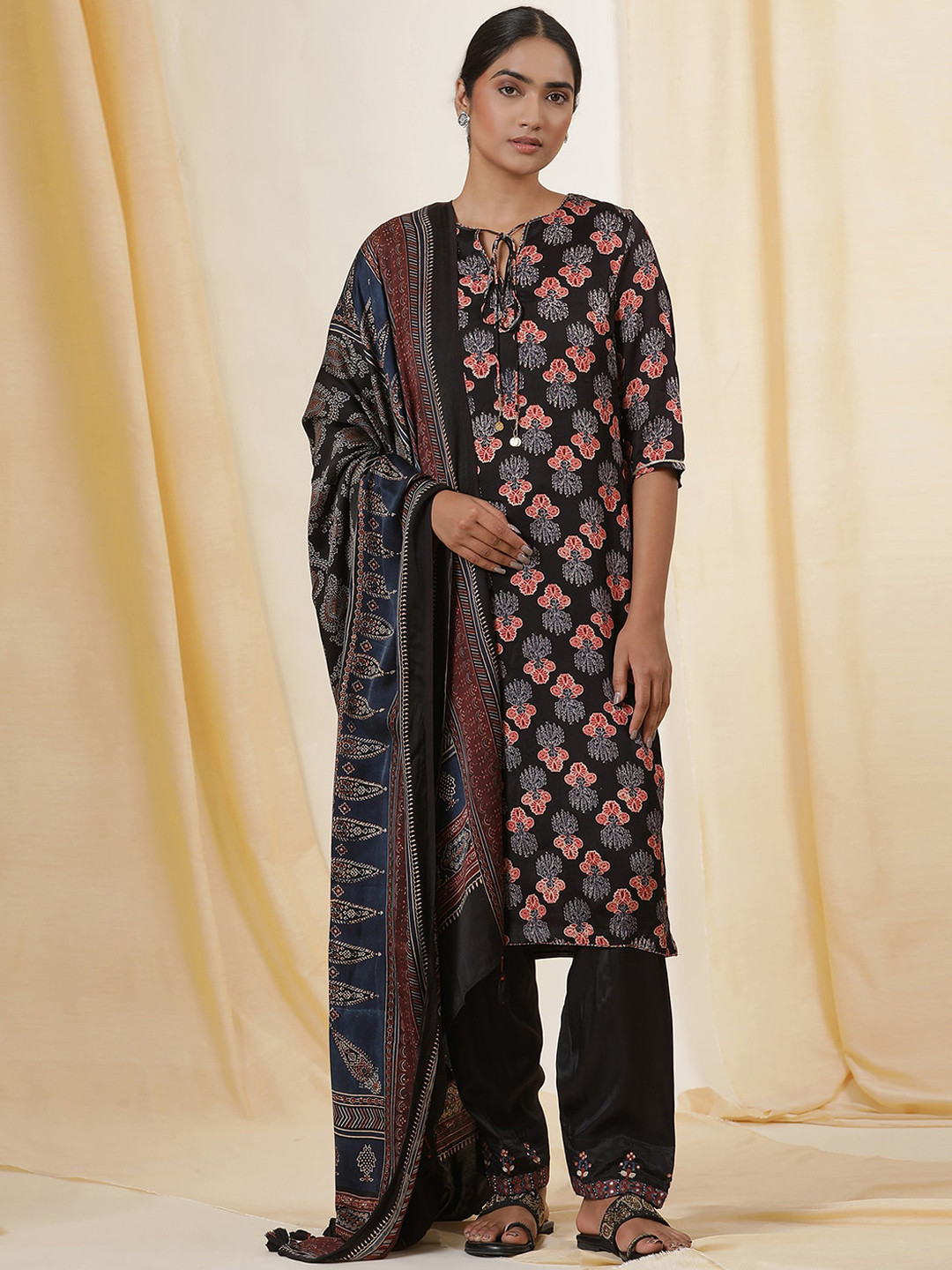 

W Floral Printed Keyhole Neck Flared Sleeves Mirror Work Kurta, Black